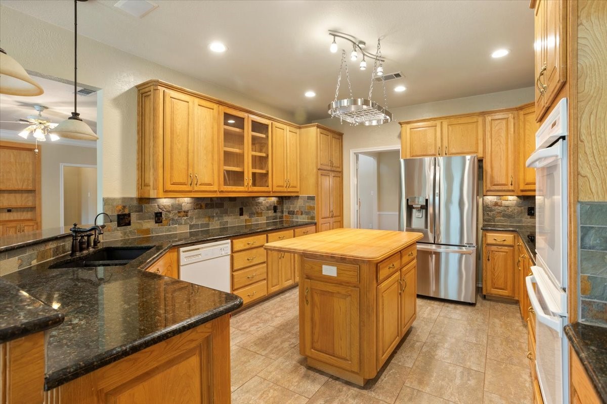 1642 Greenview Court Aledo TX 76008