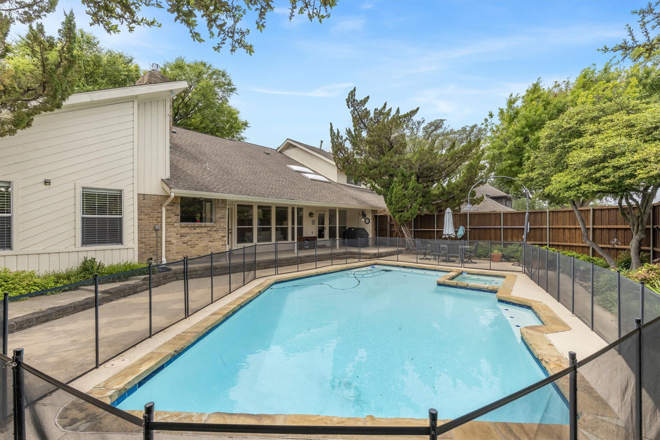 17215 Graystone Drive Dallas TX 75248