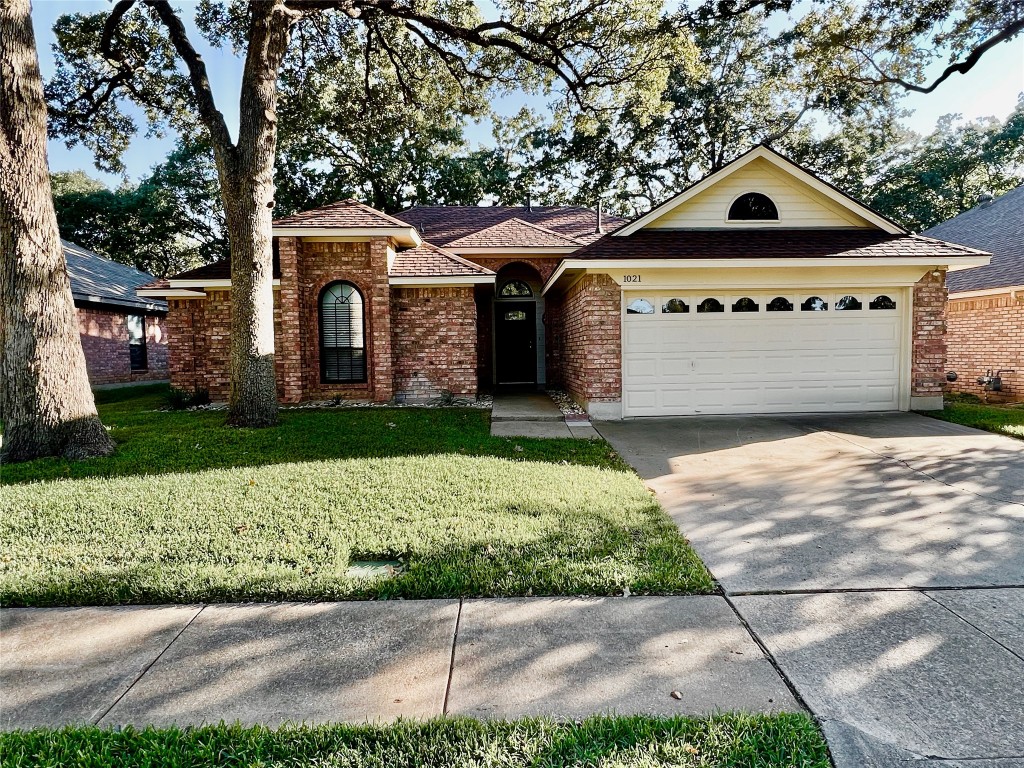 1021 Hunter Ridge Drive Arlington TX 76013
