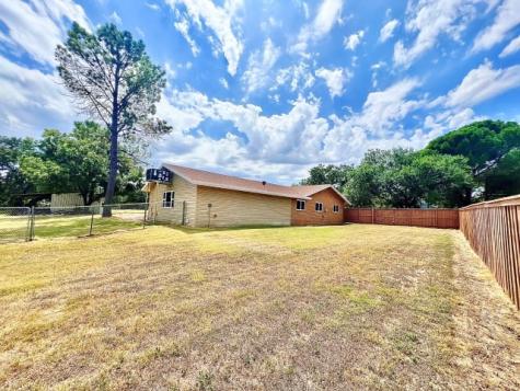 1822 Vine Street Brownwood TX 76801