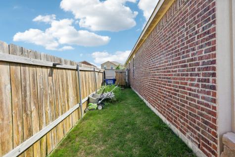 1220 Juniper Princeton TX 75407