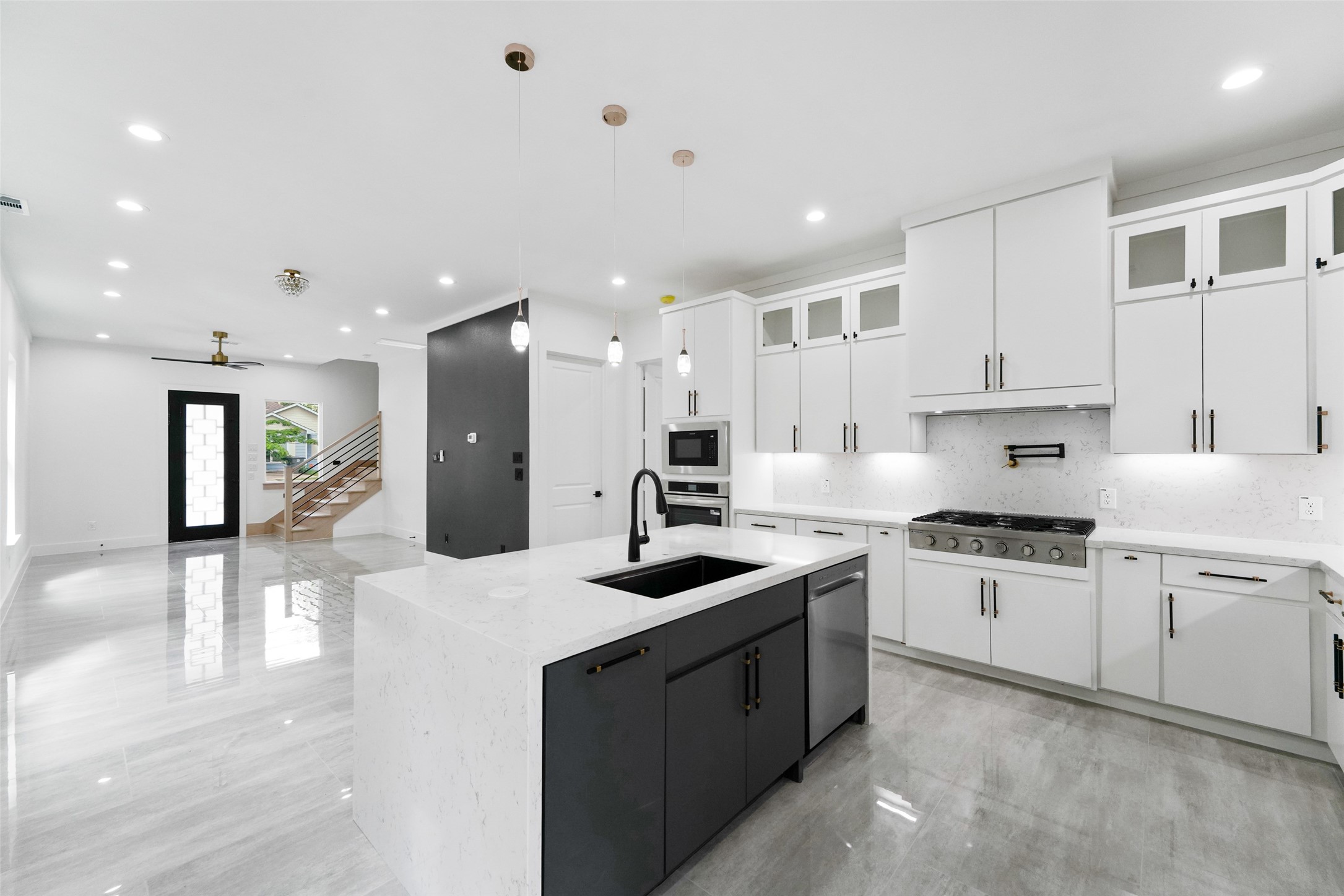 404 Pecan Drive Dallas TX 75203
