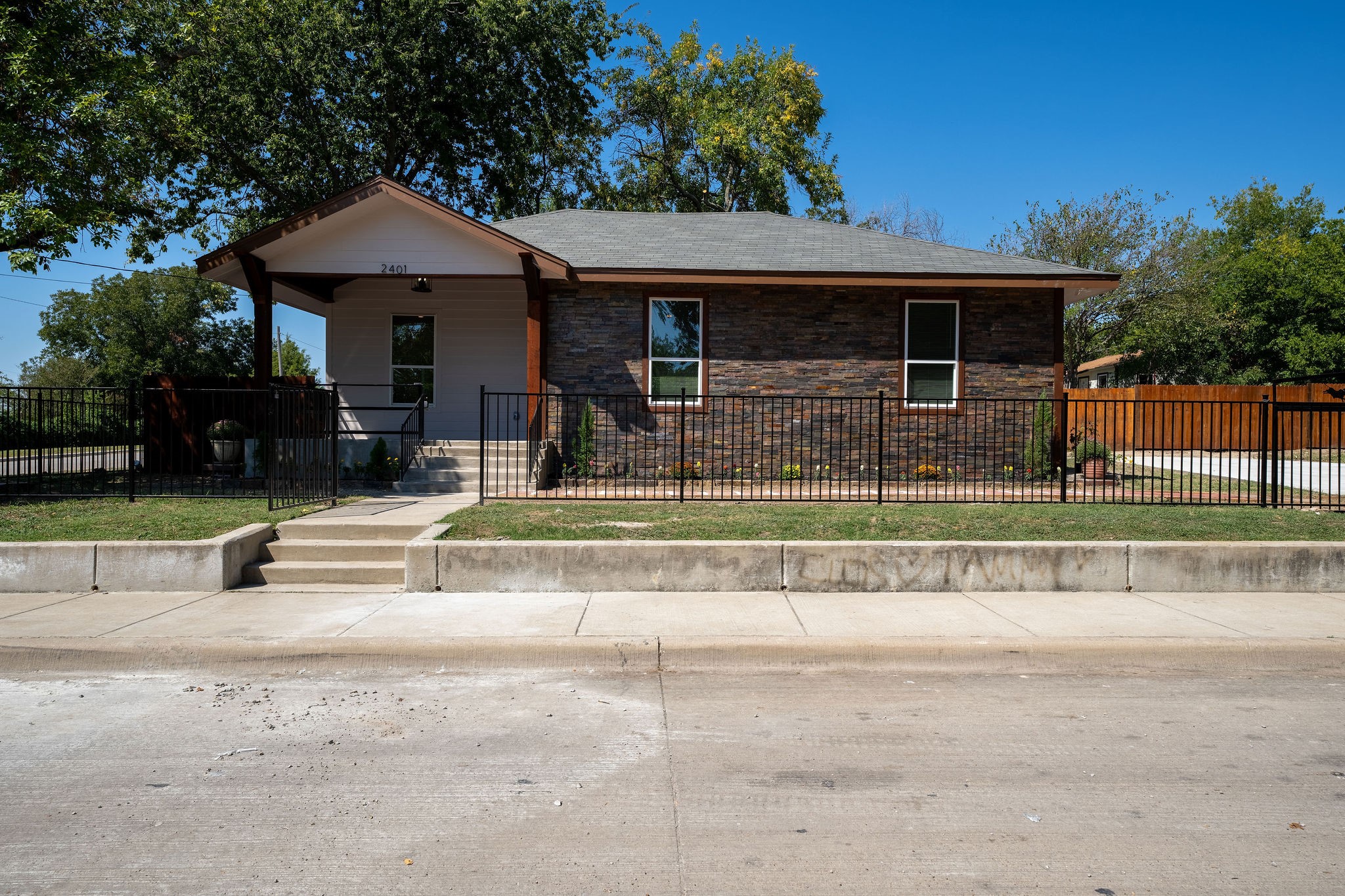 2401 Macie Avenue Fort Worth TX 76106