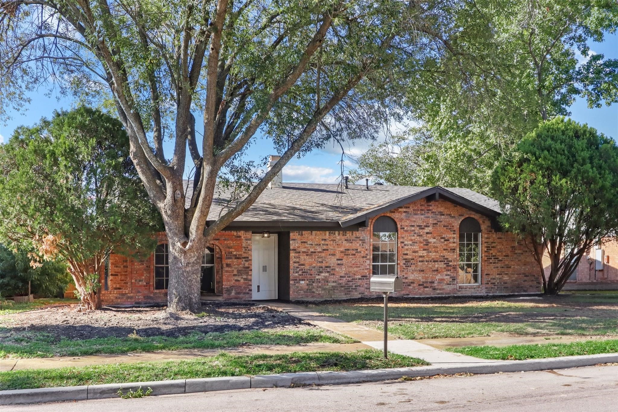 710 Woodcastle Drive Garland TX 75040