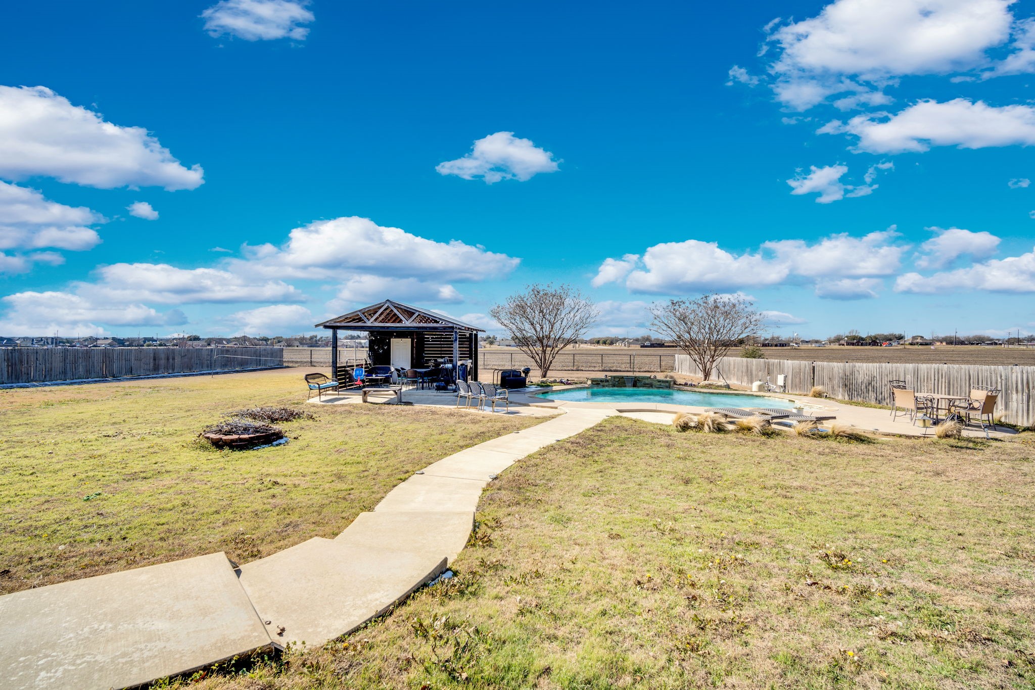 1121 Meghann Lane Waxahachie TX 75167