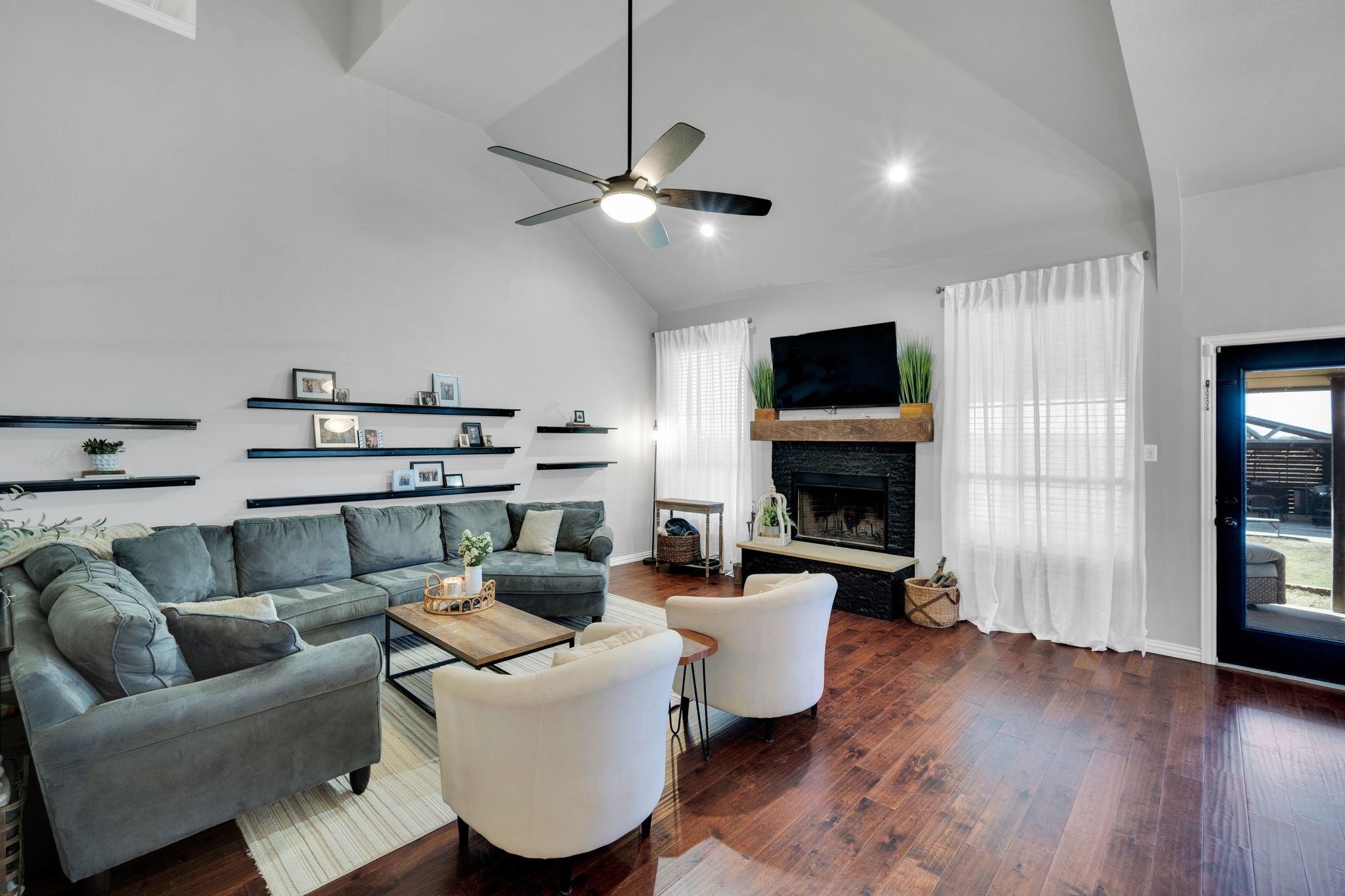 1121 Meghann Lane Waxahachie TX 75167