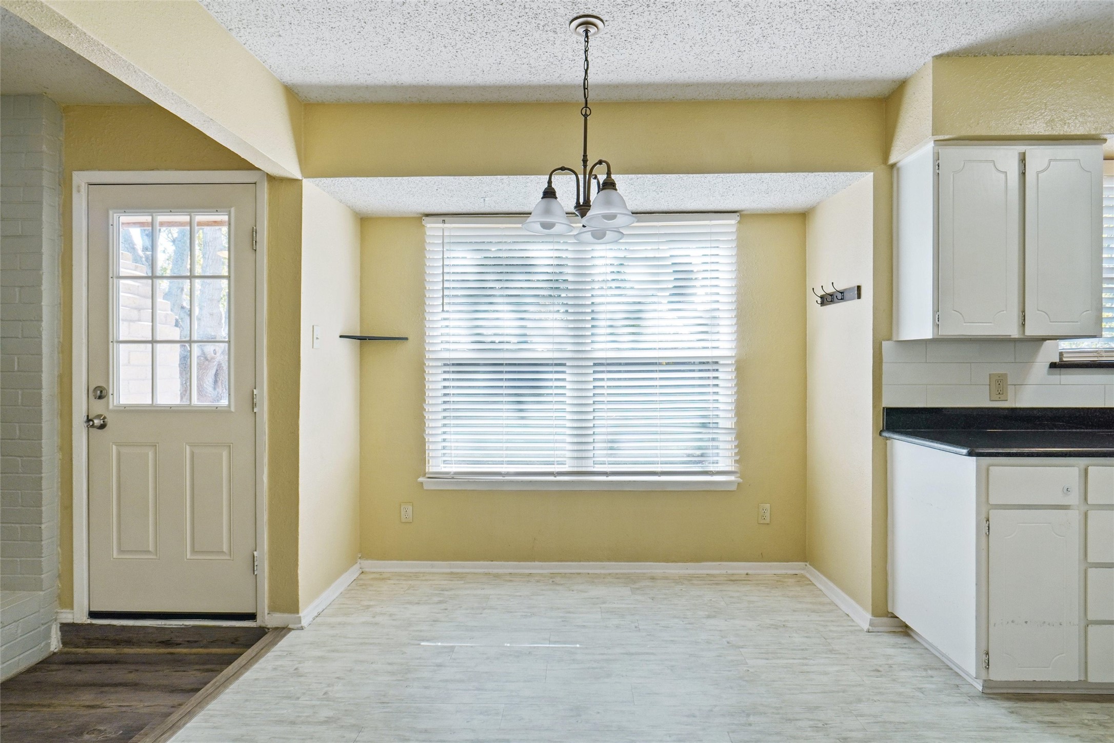 6116 Mackneal Trail Watauga TX 76148