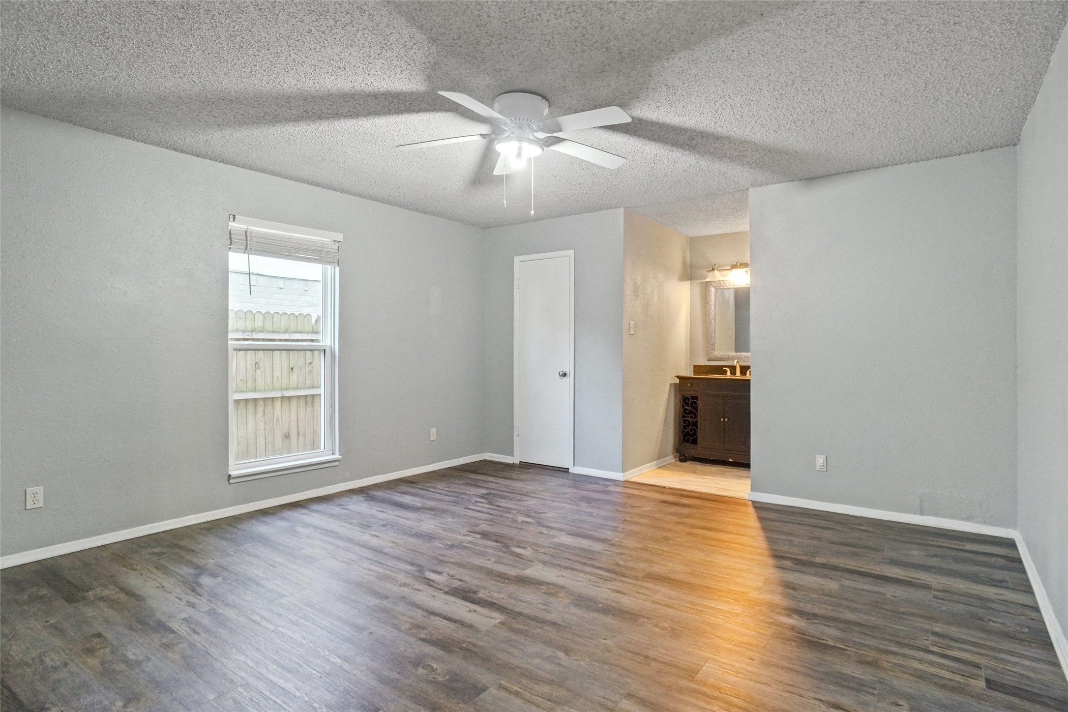 6116 Mackneal Trail Watauga TX 76148