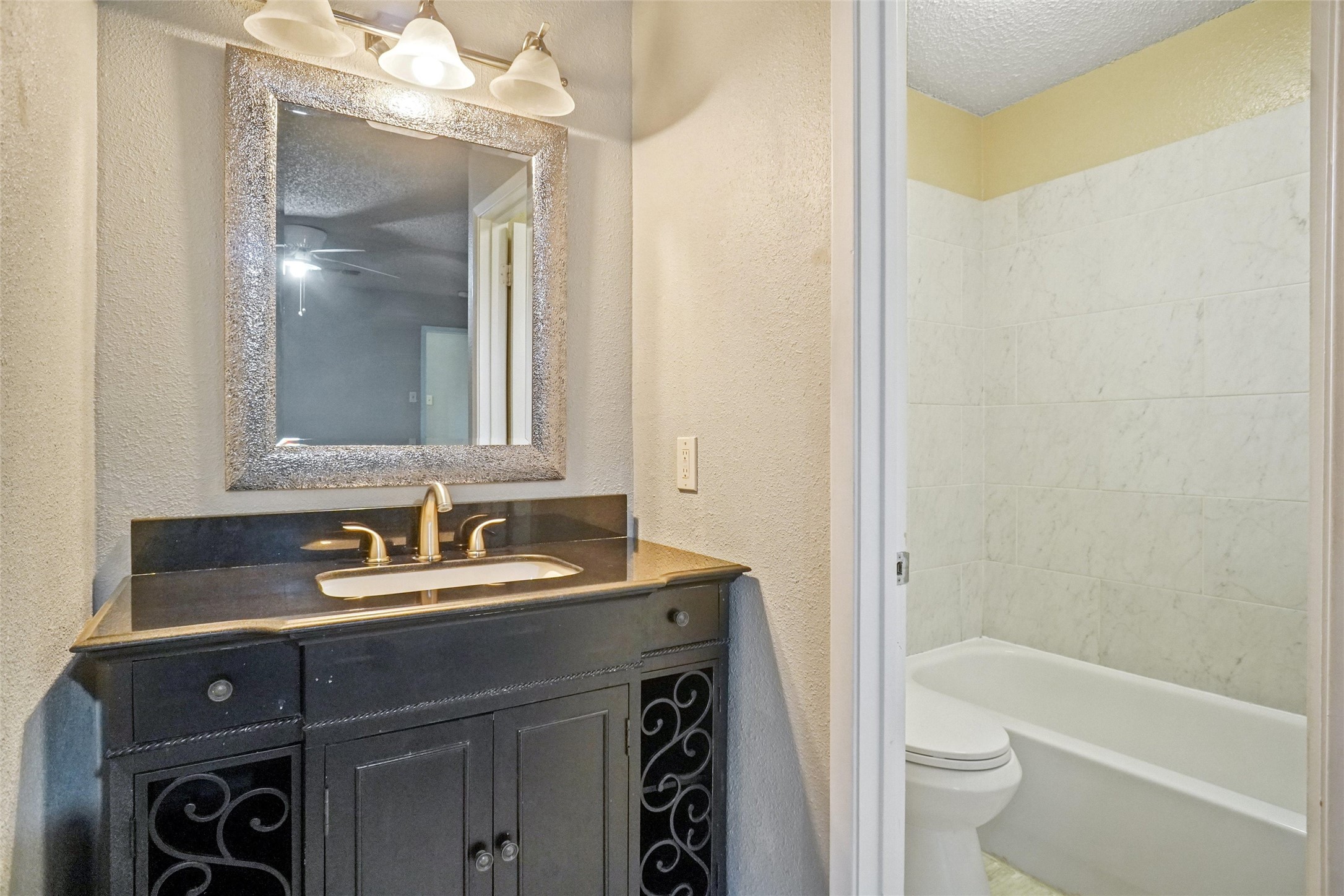 6116 Mackneal Trail Watauga TX 76148
