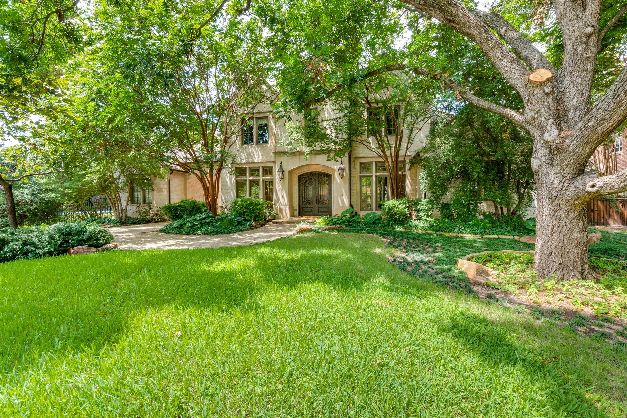 6327 Mimosa Lane Dallas TX 75230