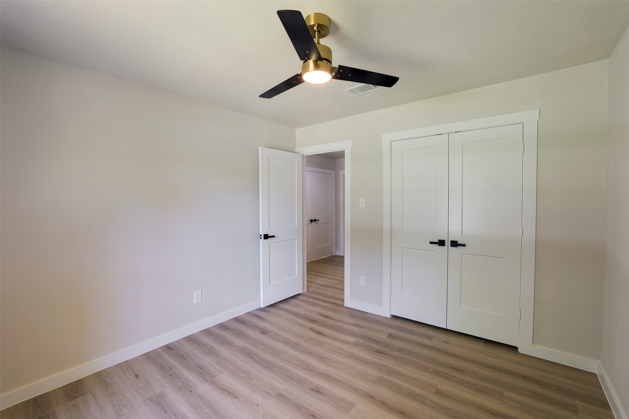 3509 Cabotwood Court Arlington TX 76015