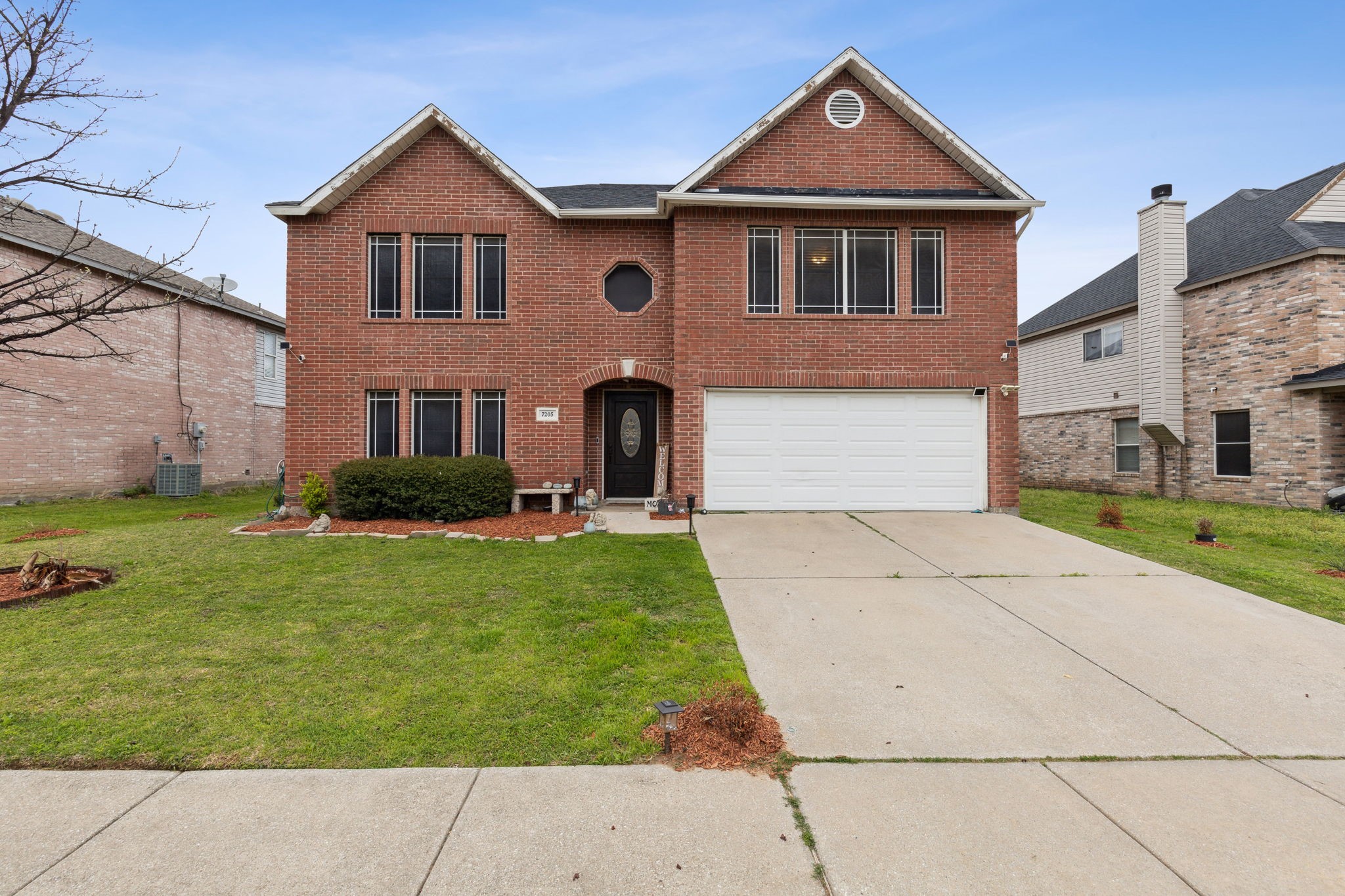 7205 Port Phillip Drive Arlington TX 76002
