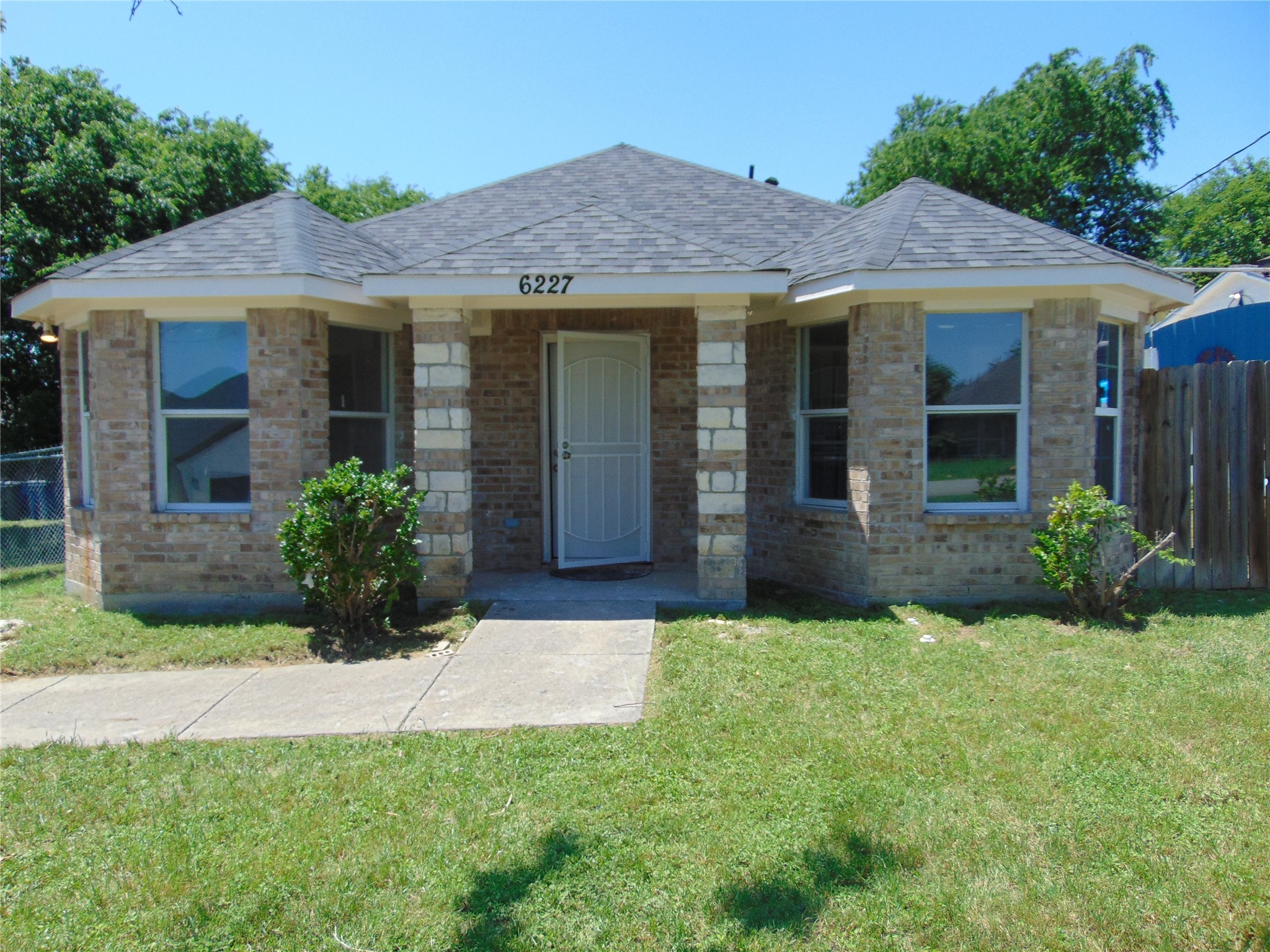 6227 Teague Drive Dallas TX 75241