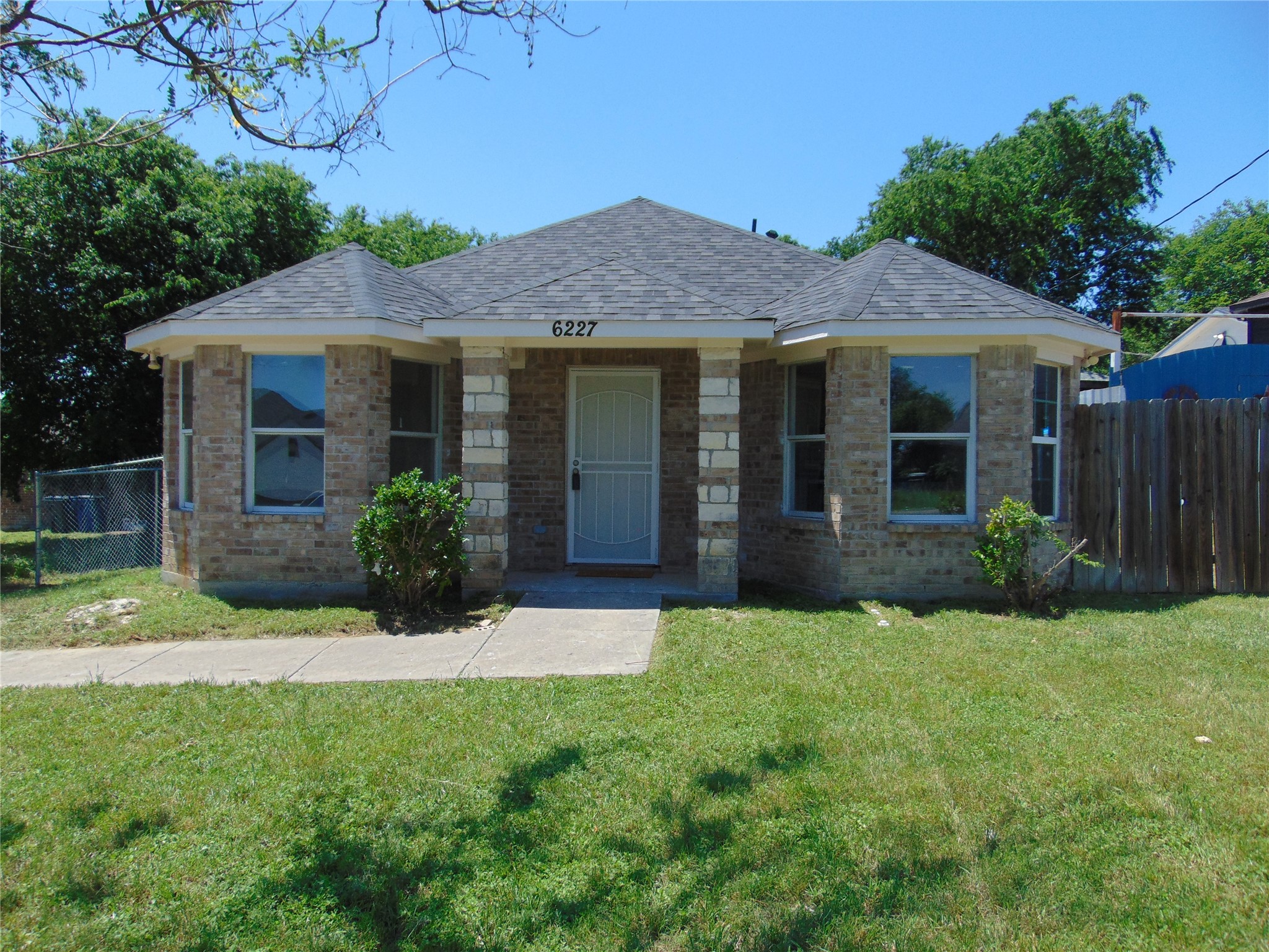 6227 Teague Drive Dallas TX 75241