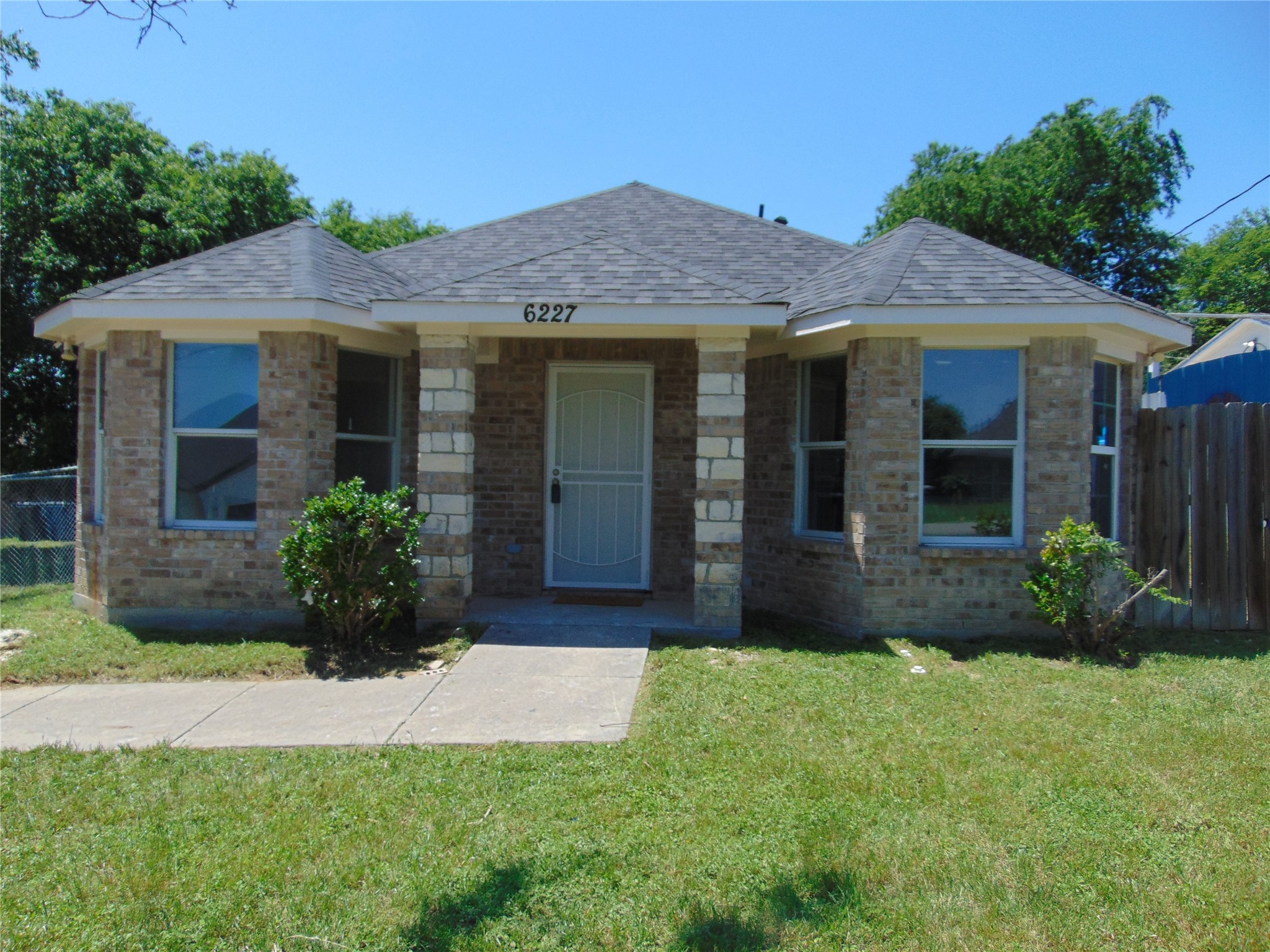 6227 Teague Drive Dallas TX 75241
