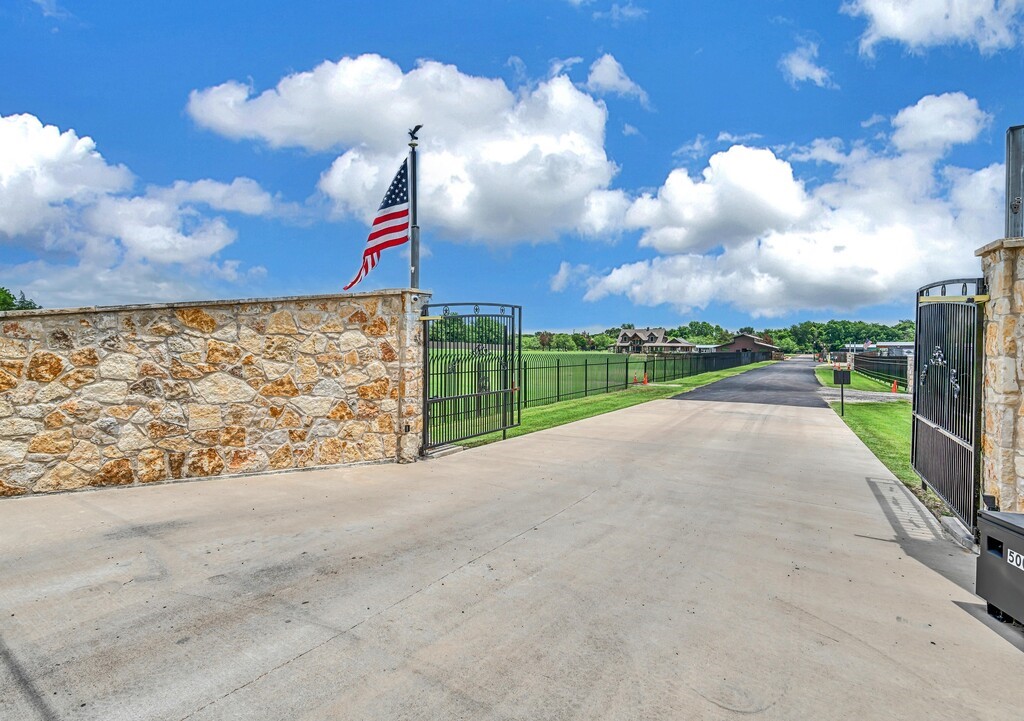 5004 Gholson Road Waco TX 76705