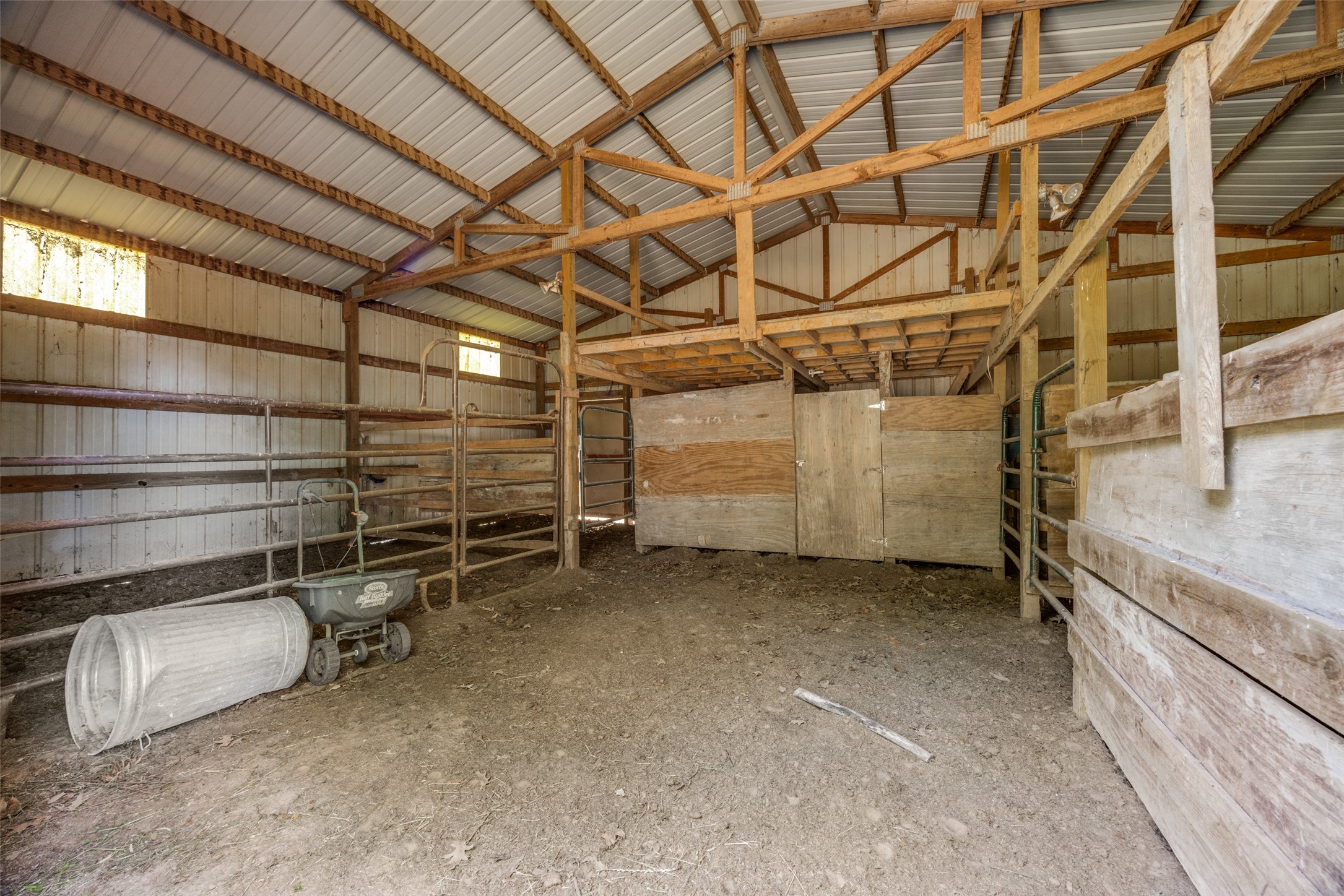 115 County Road 3302 Omaha TX 75571