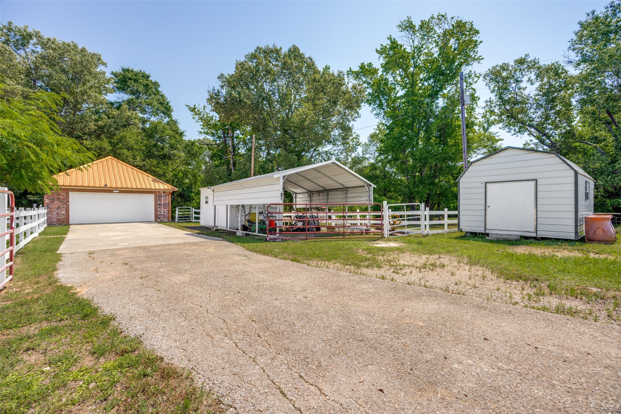 115 County Road 3302 Omaha TX 75571