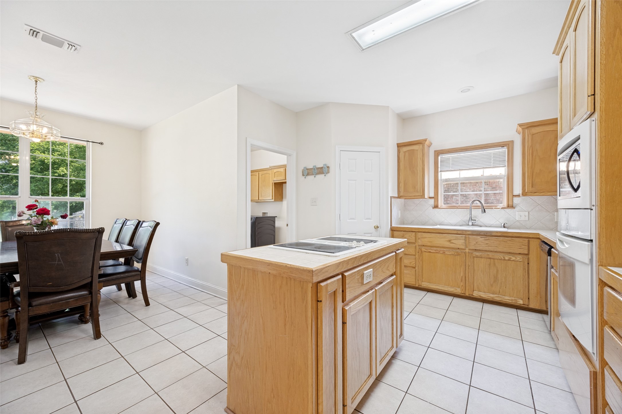115 County Road 3302 Omaha TX 75571