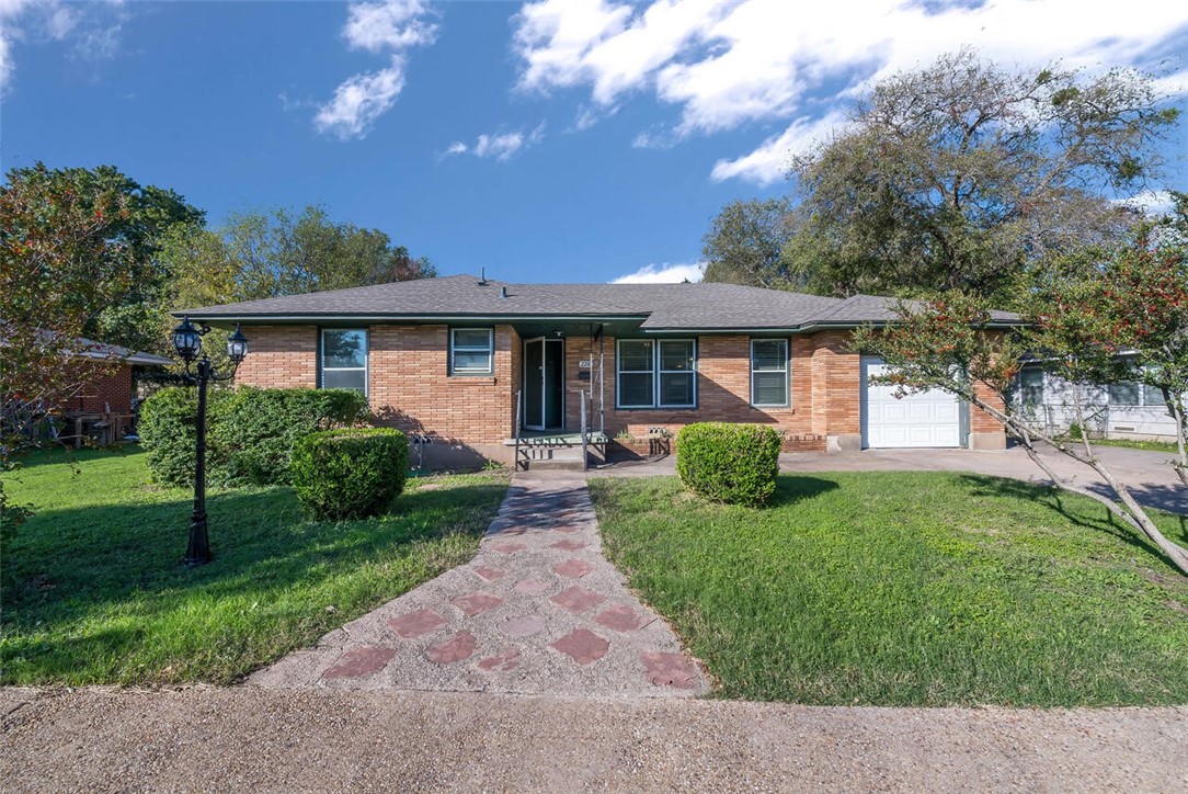 2208 N 44th Street Waco TX 76710