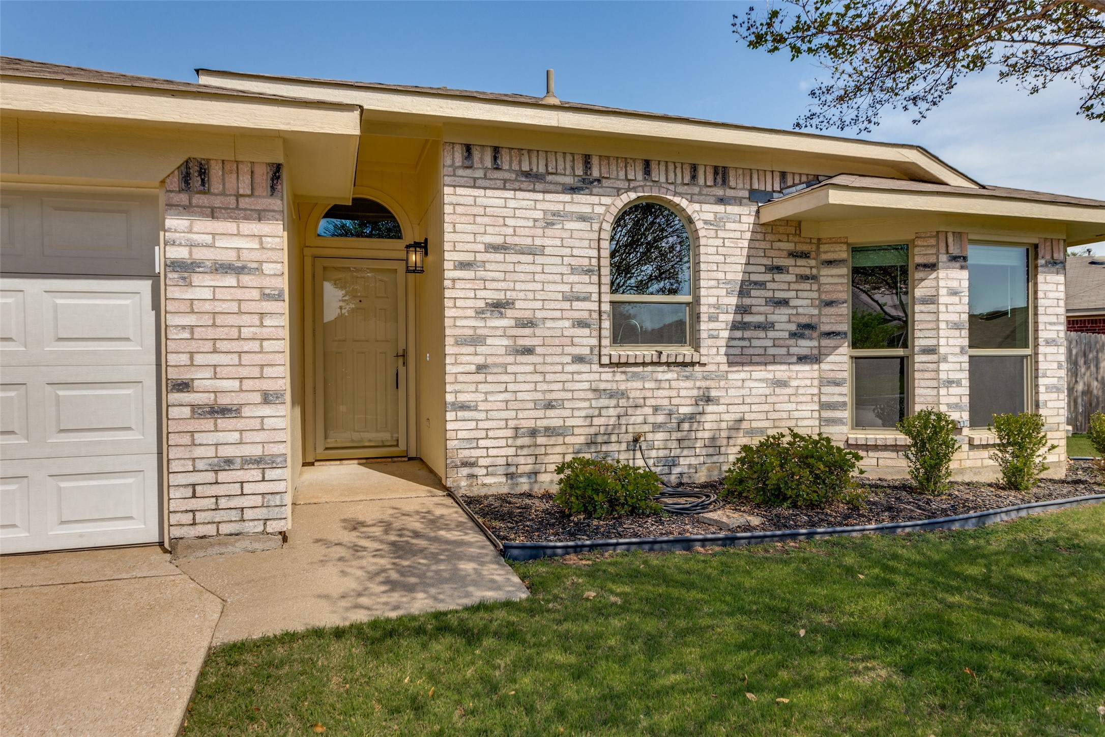 7317 Royal Oak Drive Benbrook TX 76126