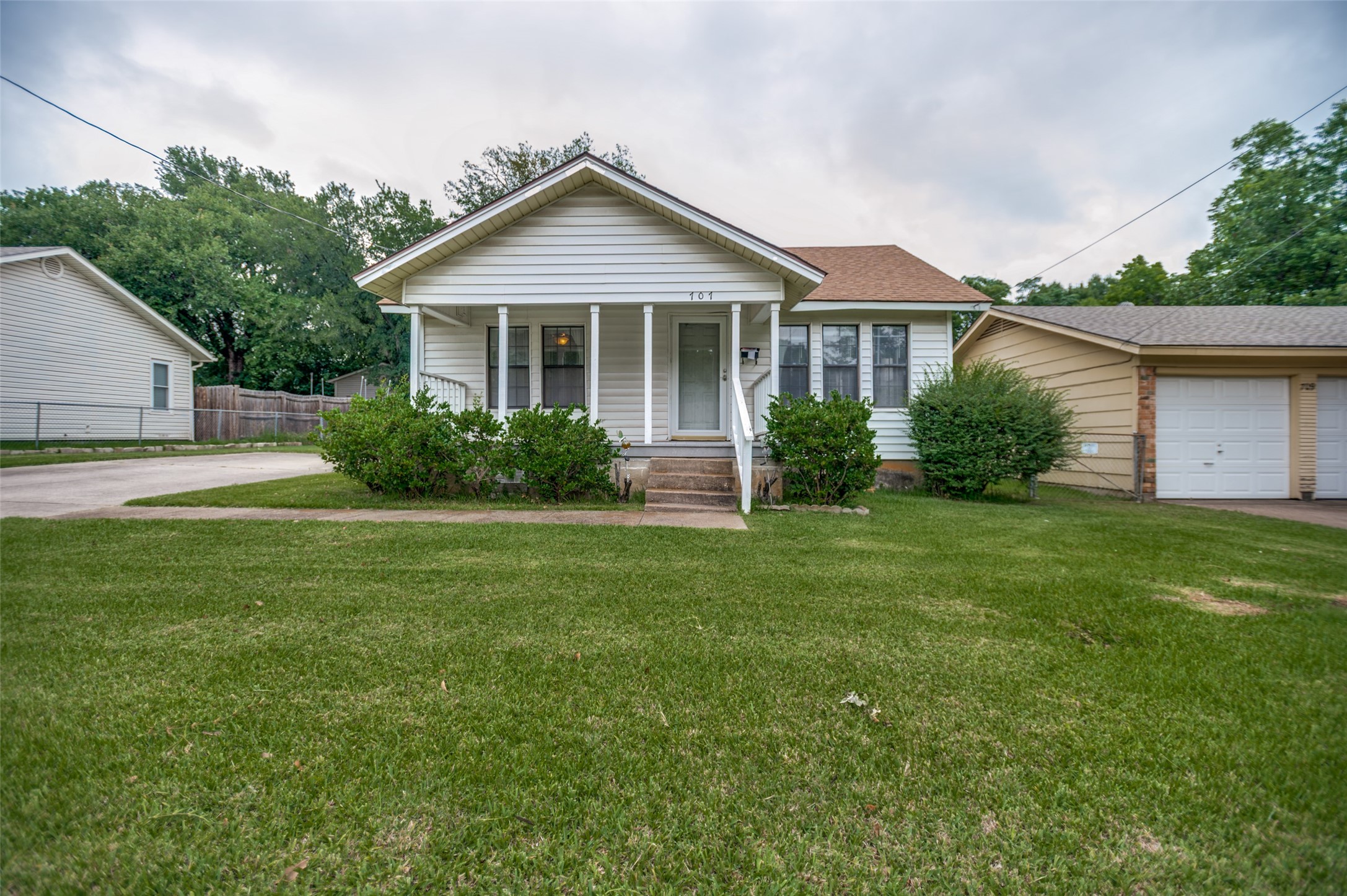 707 Cannon Drive Euless TX 76040