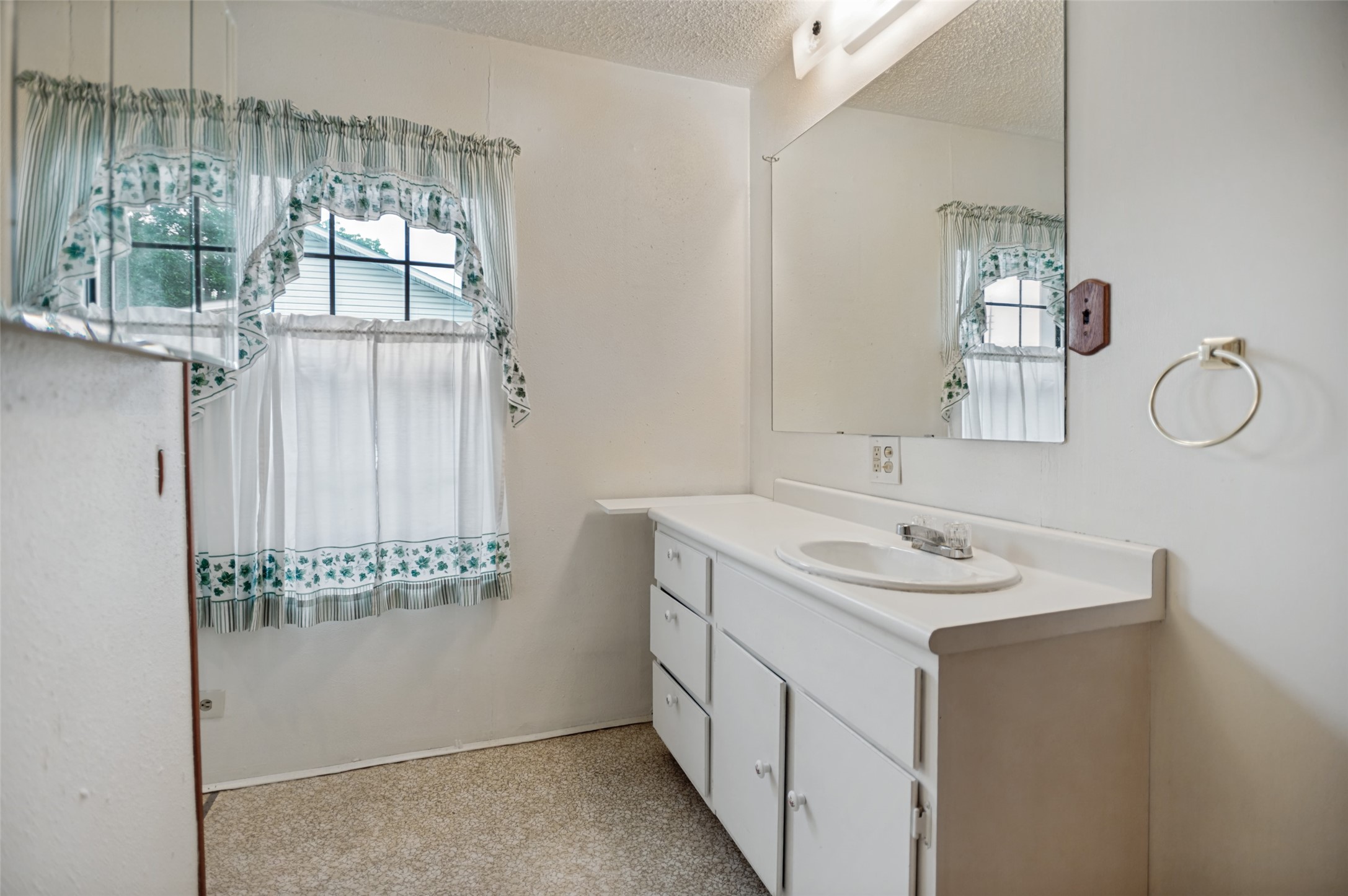 707 Cannon Drive Euless TX 76040