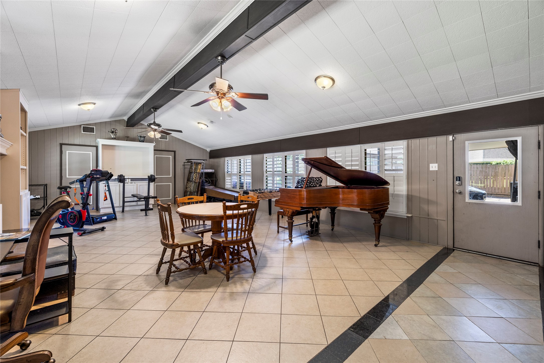 1300 Montclair Street Longview TX 75601