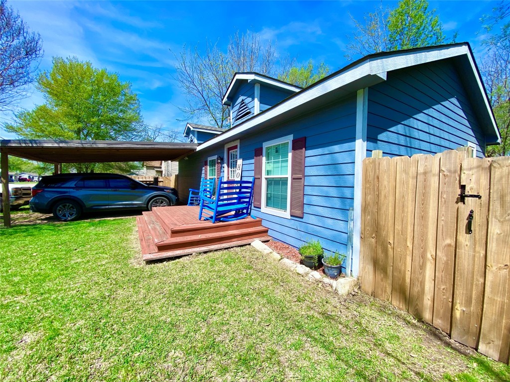 300 W Denison Avenue Bonham TX 75418