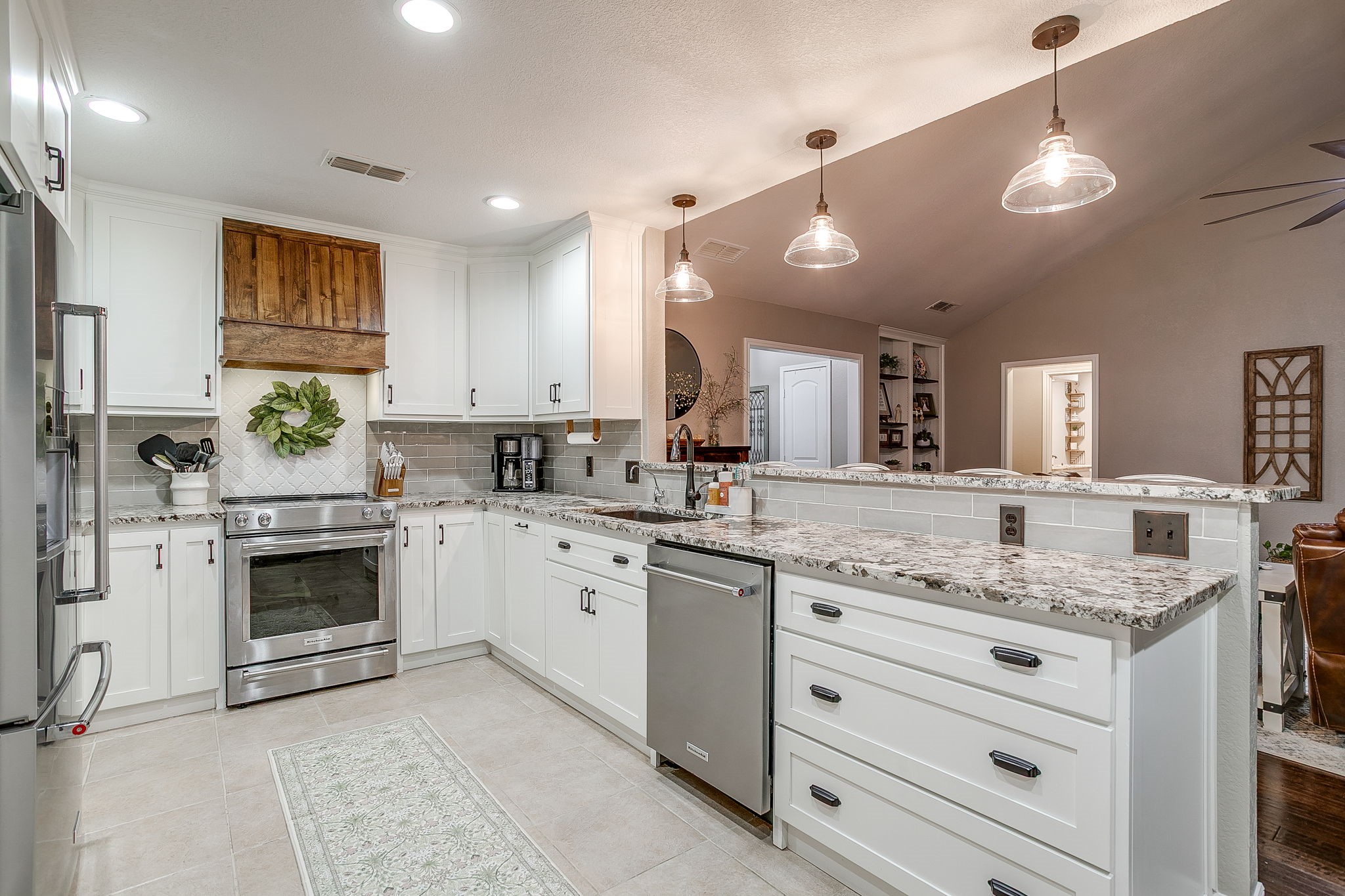 649 Christopher Lane Burleson TX 76028