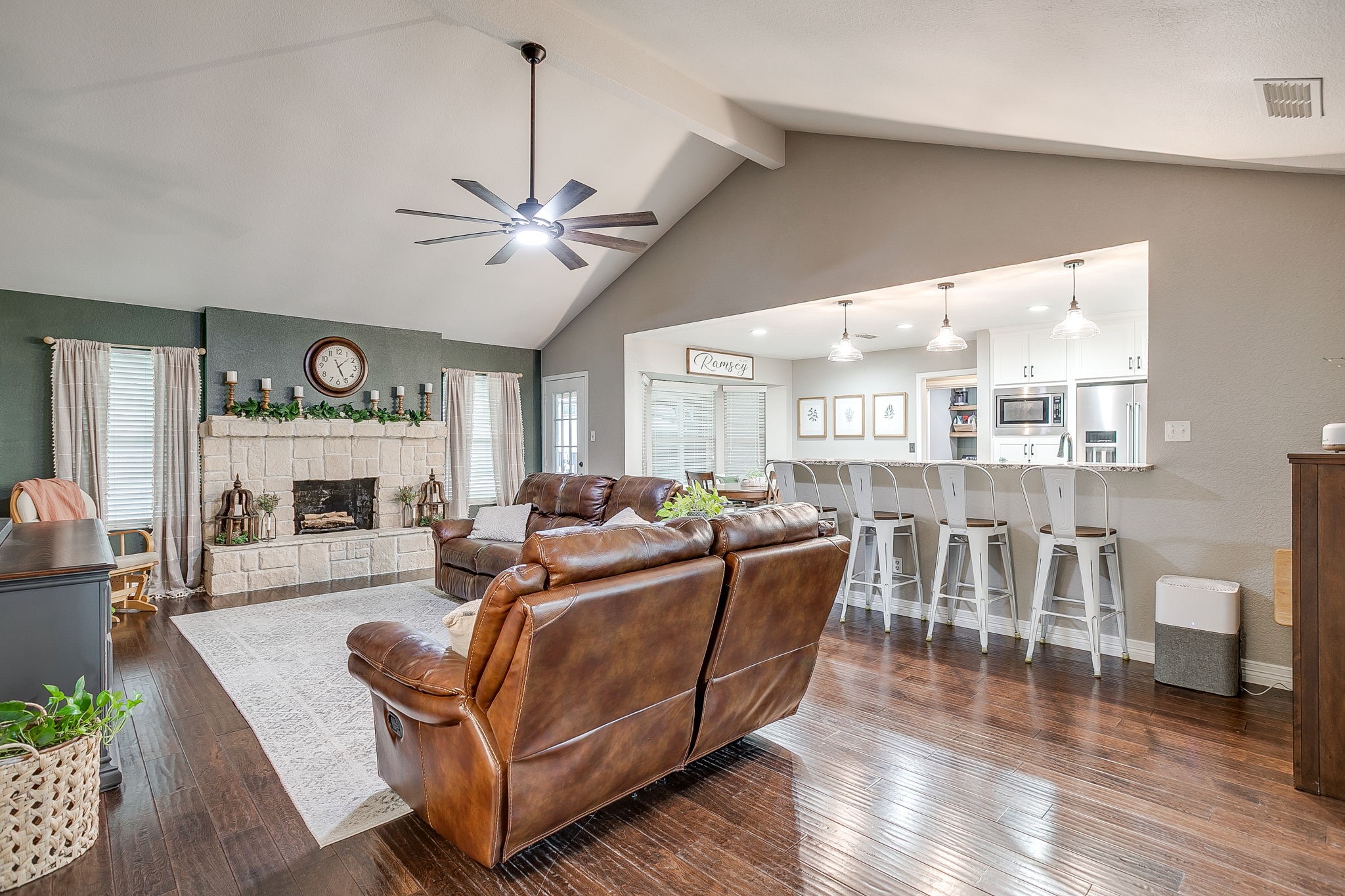 649 Christopher Lane Burleson TX 76028