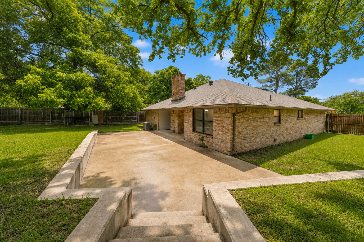 1001 Rosebud Drive Azle TX 76020