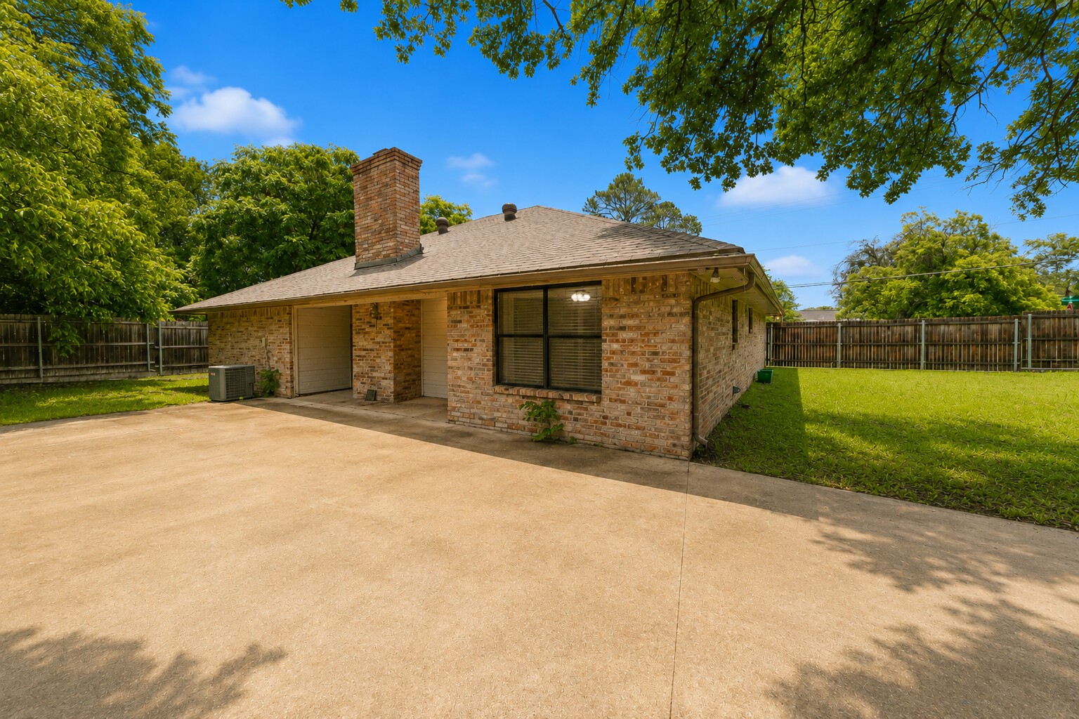 1001 Rosebud Drive Azle TX 76020