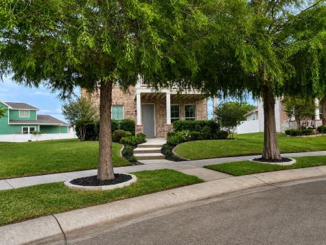 700 Hartsfield Street Aubrey TX 76227