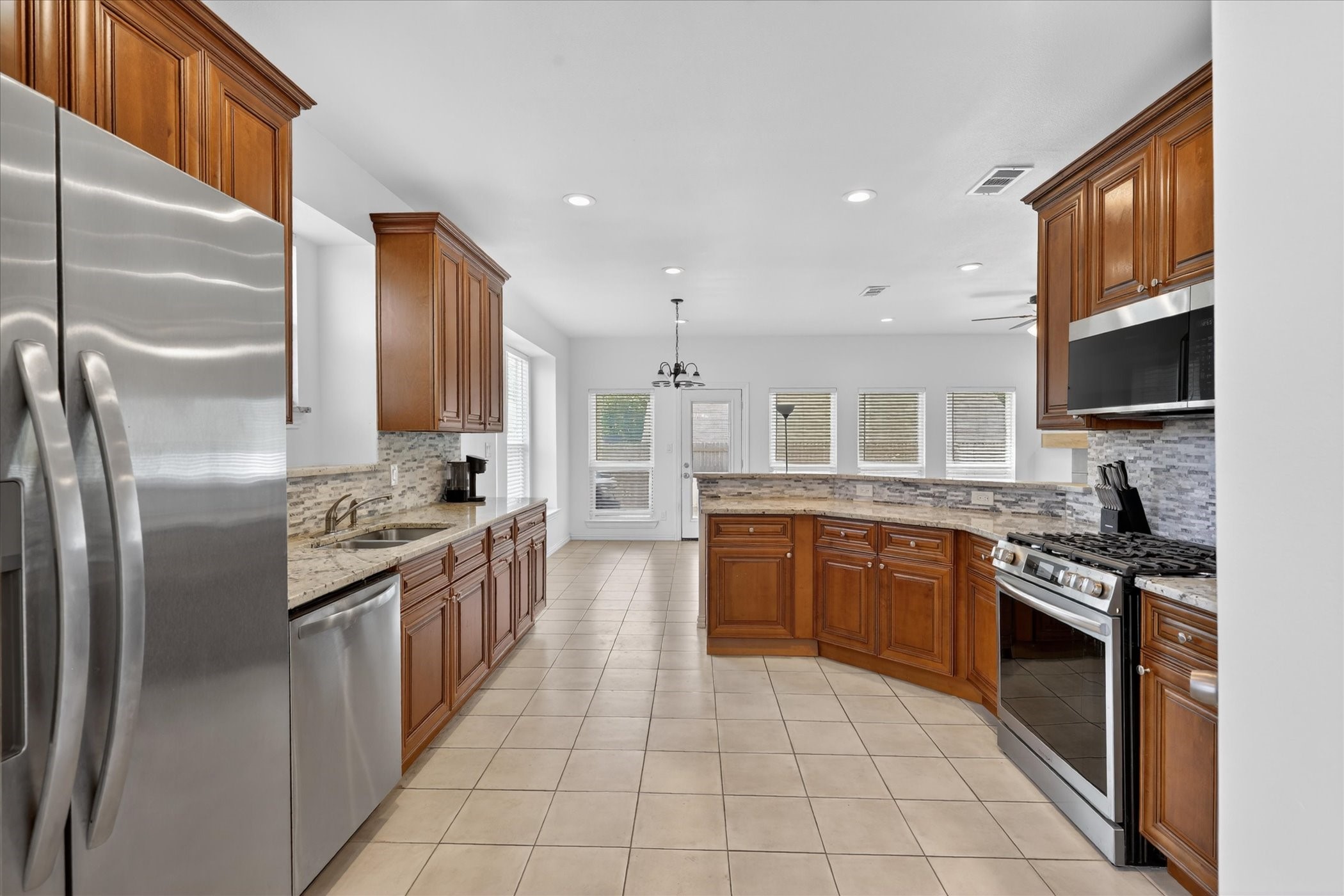 3304 Landhope Circle Arlington TX 76016