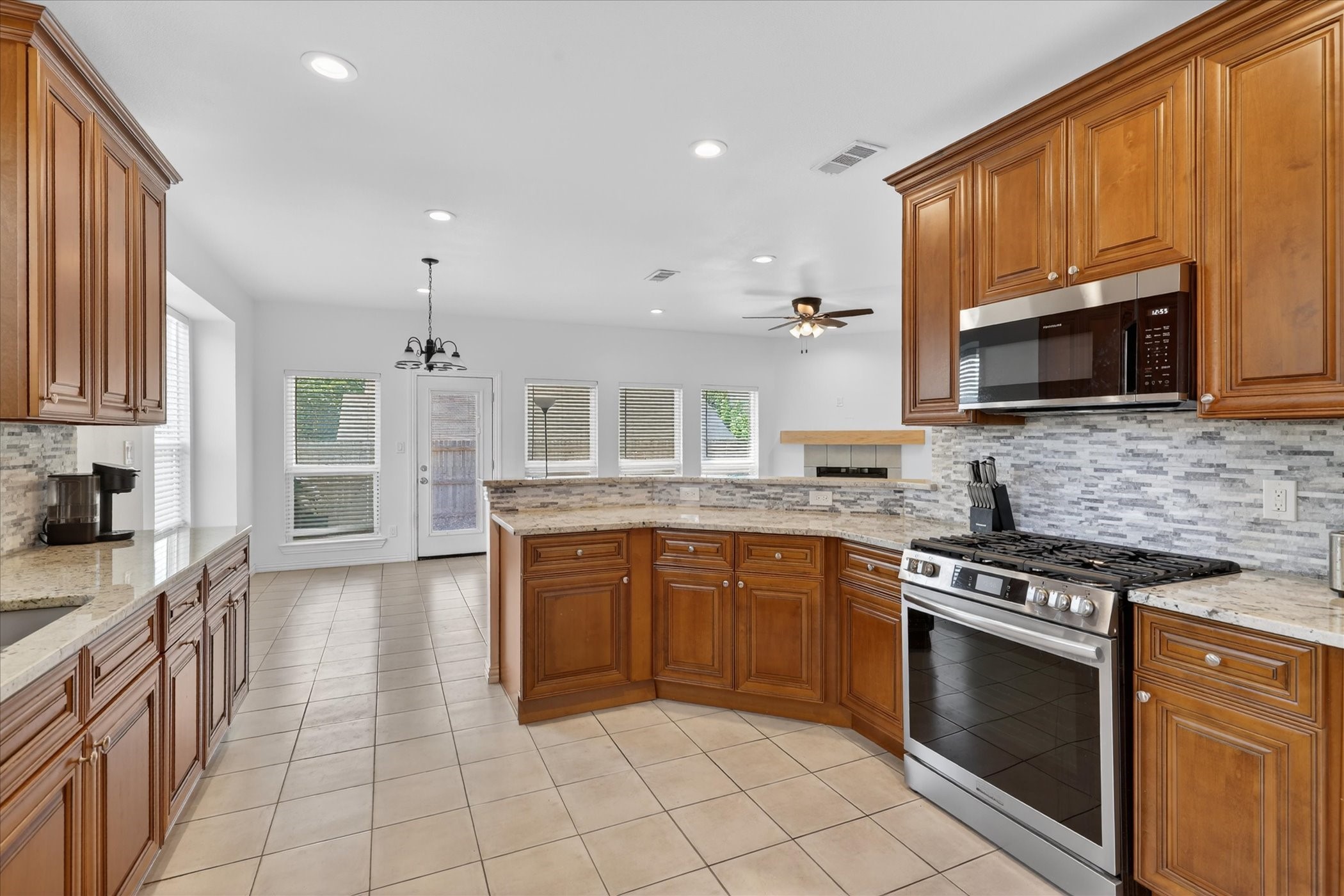 3304 Landhope Circle Arlington TX 76016
