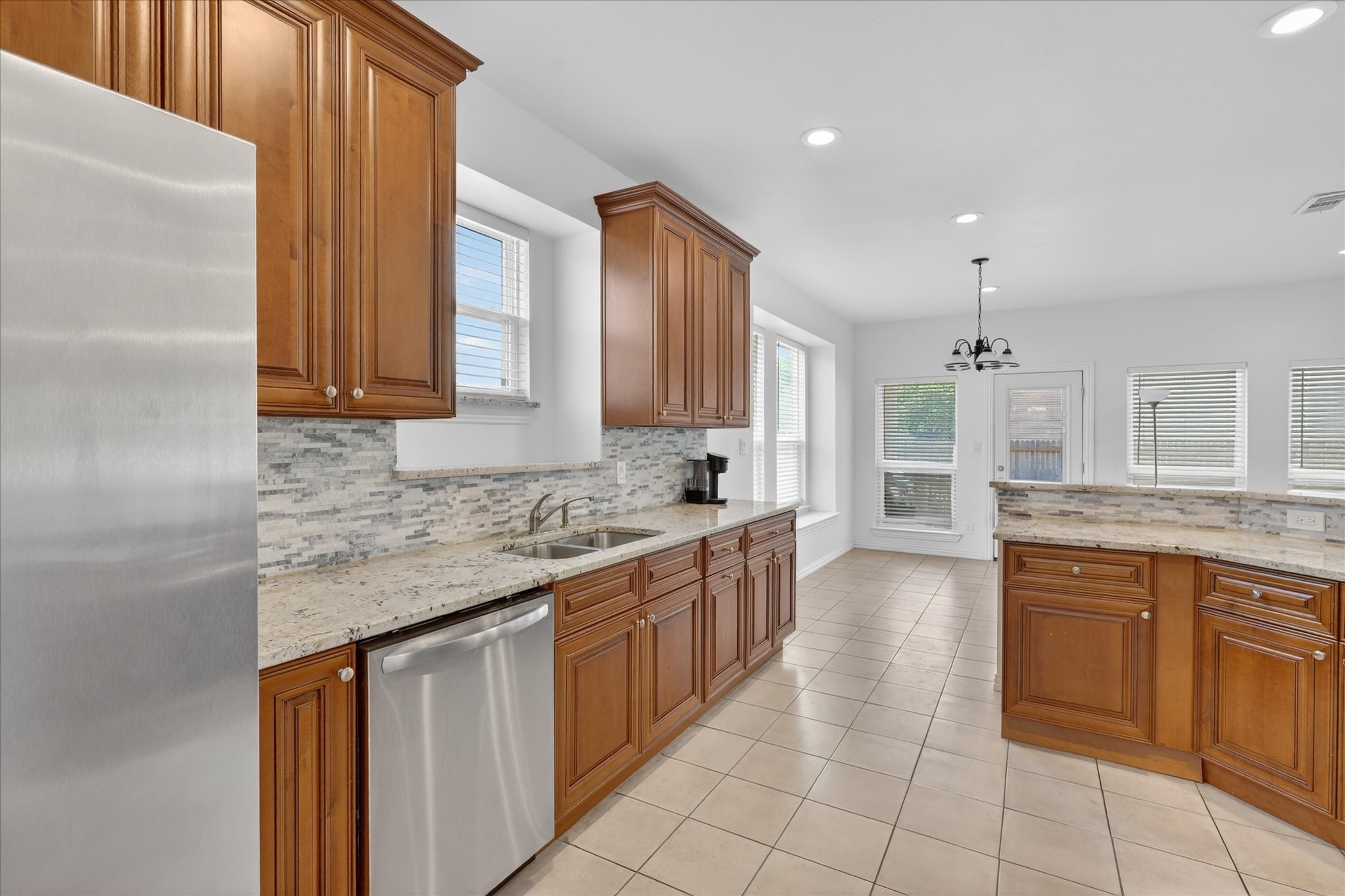 3304 Landhope Circle Arlington TX 76016