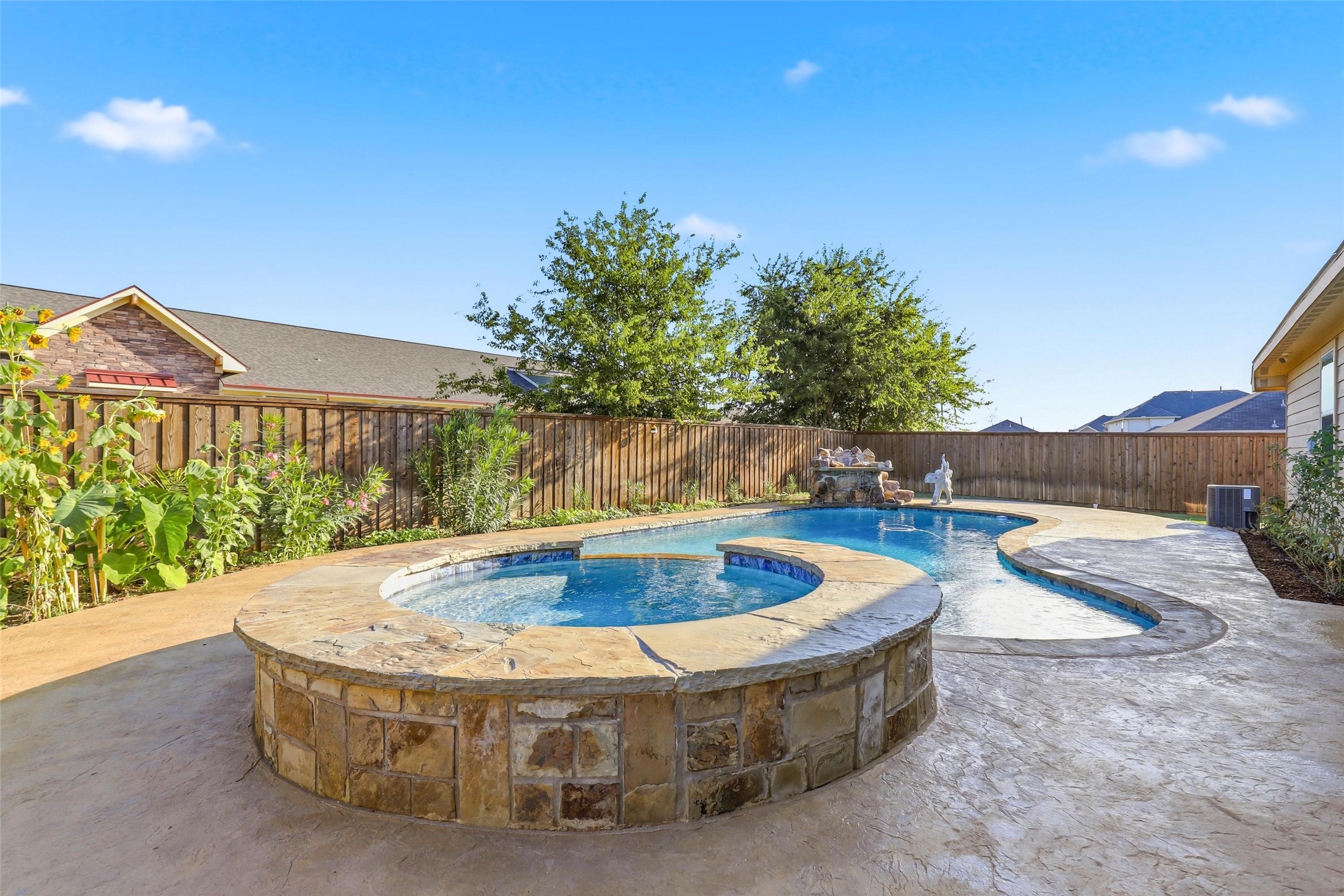 521 Bailer Drive Crowley TX 76036