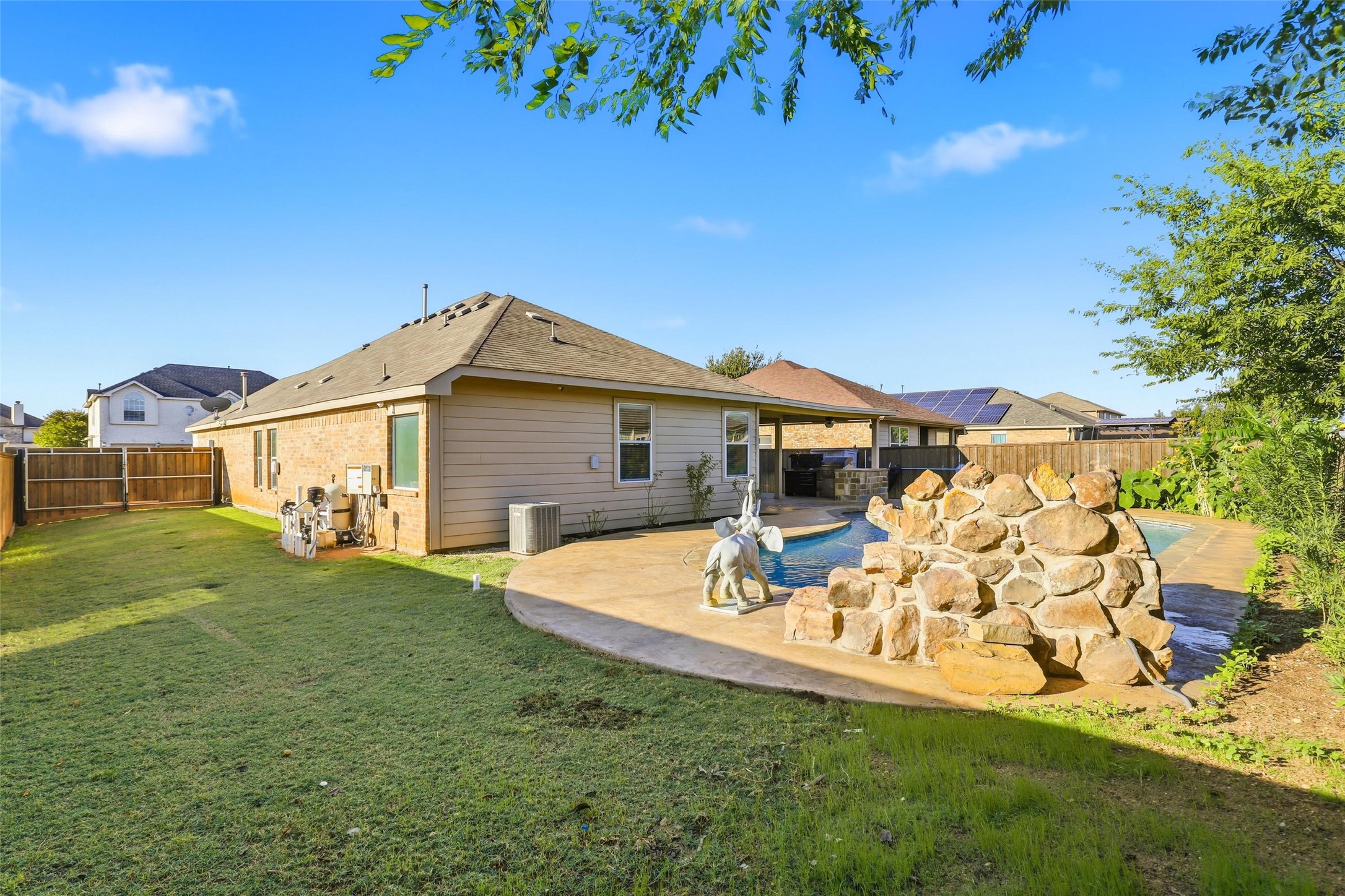 521 Bailer Drive Crowley TX 76036