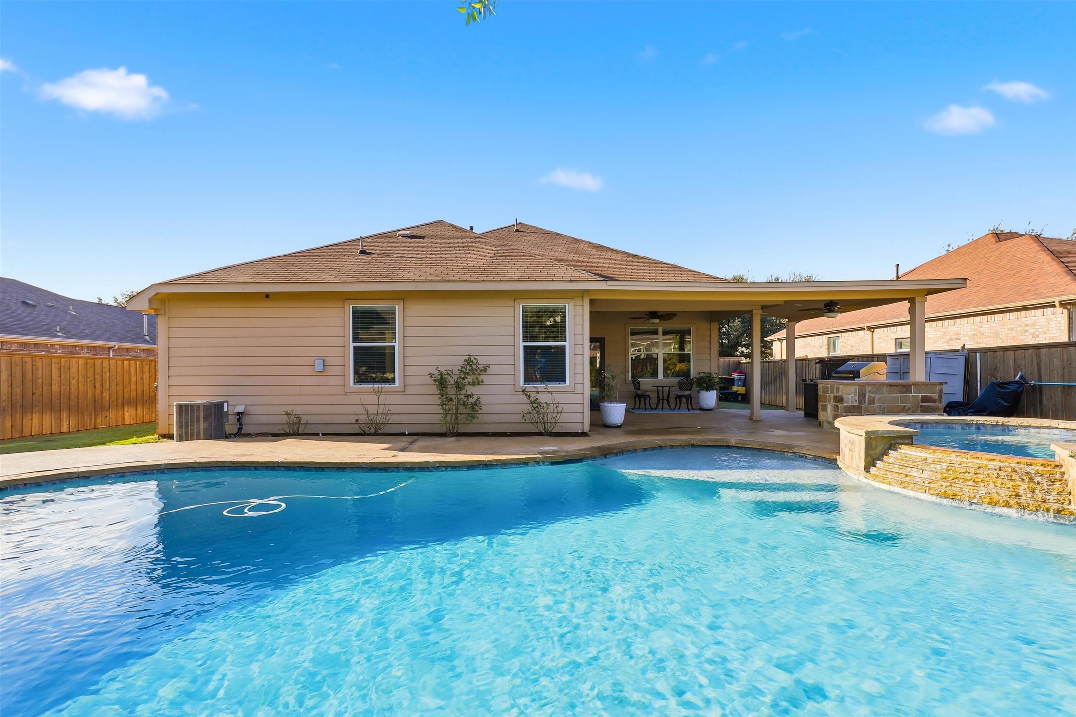 521 Bailer Drive Crowley TX 76036
