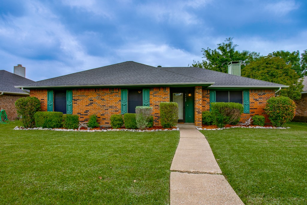 5422 Blue Cove Drive Garland TX 75043