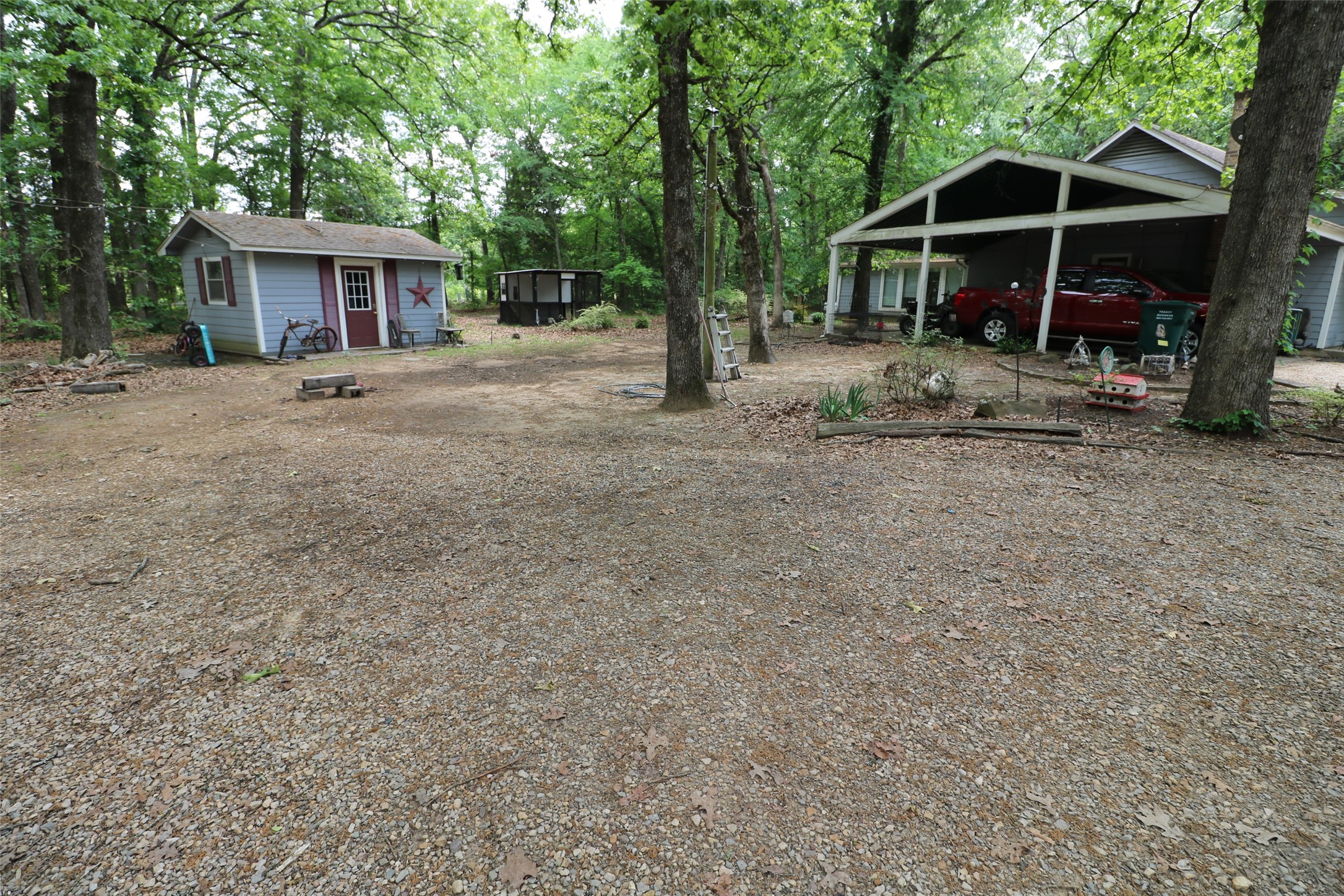 11083 Farm Road 1502 Paris TX 75462