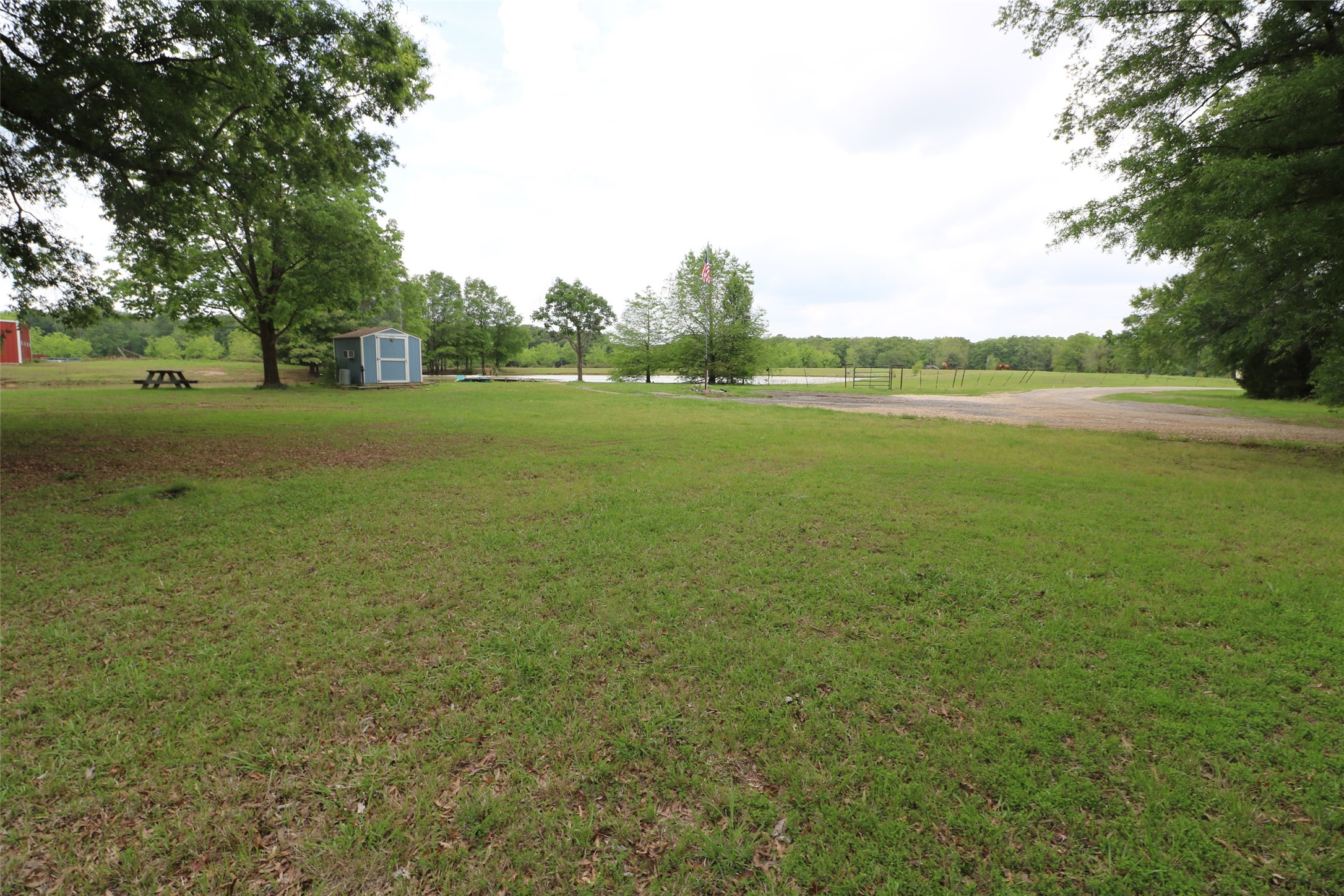 11083 Farm Road 1502 Paris TX 75462