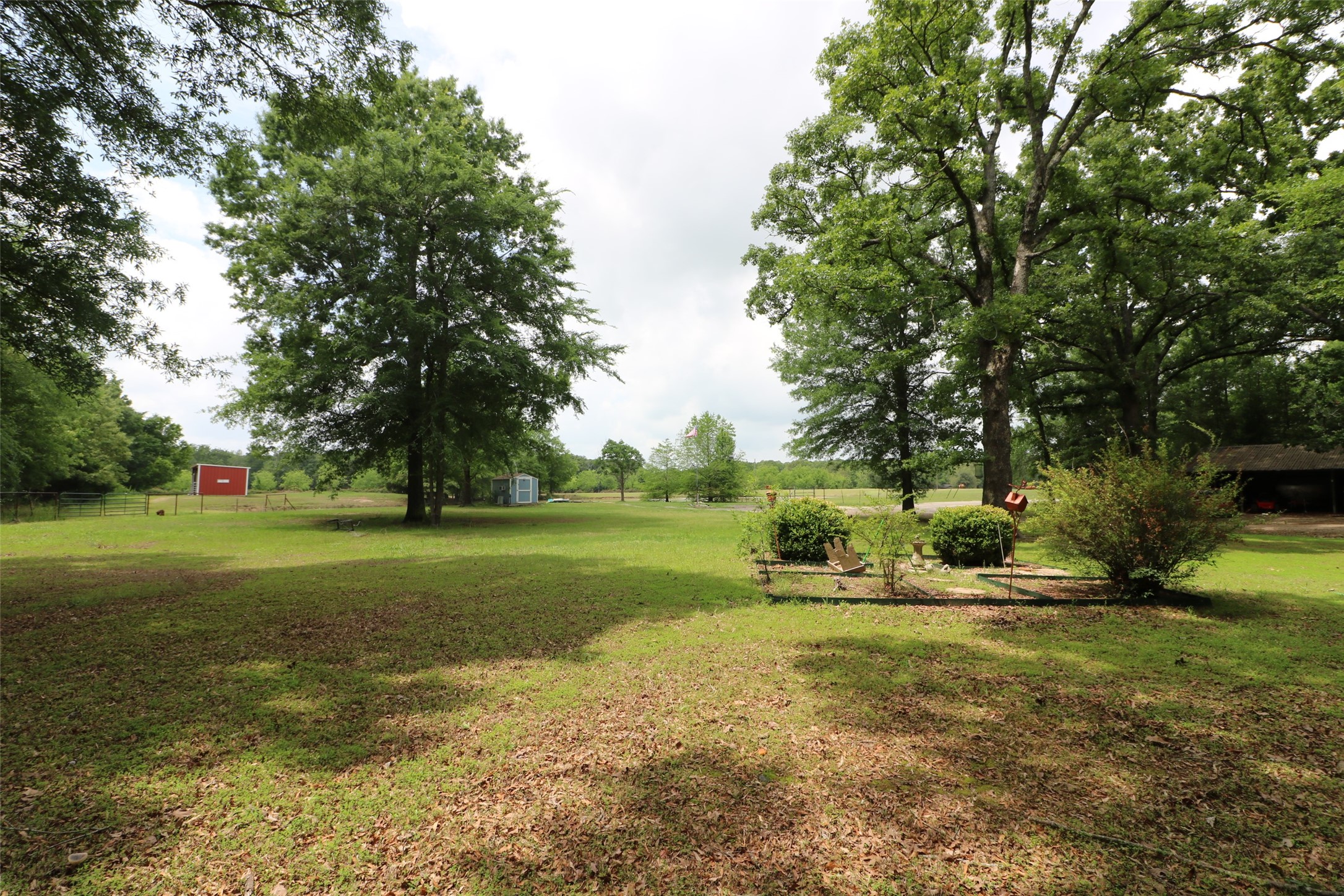 11083 Farm Road 1502 Paris TX 75462