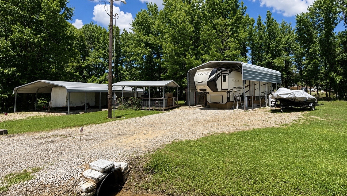 1063 Holiday Village Drive Quitman TX 75783
