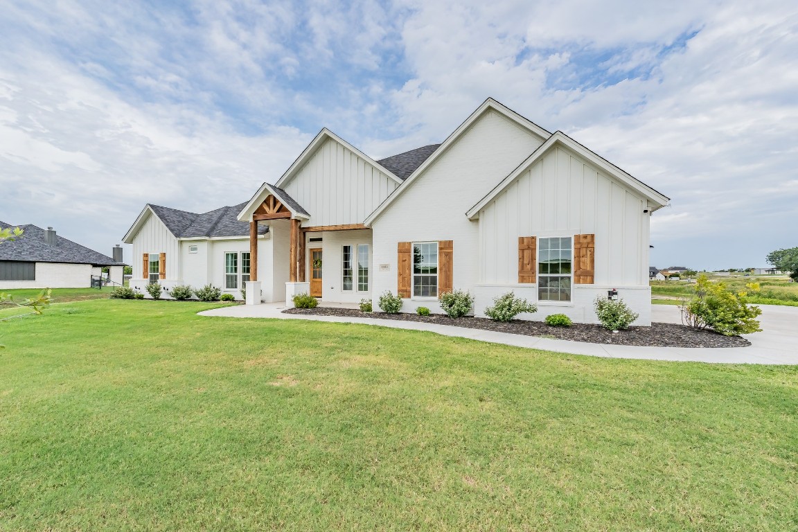 1123 Pioneer Crossing Weatherford TX 76088