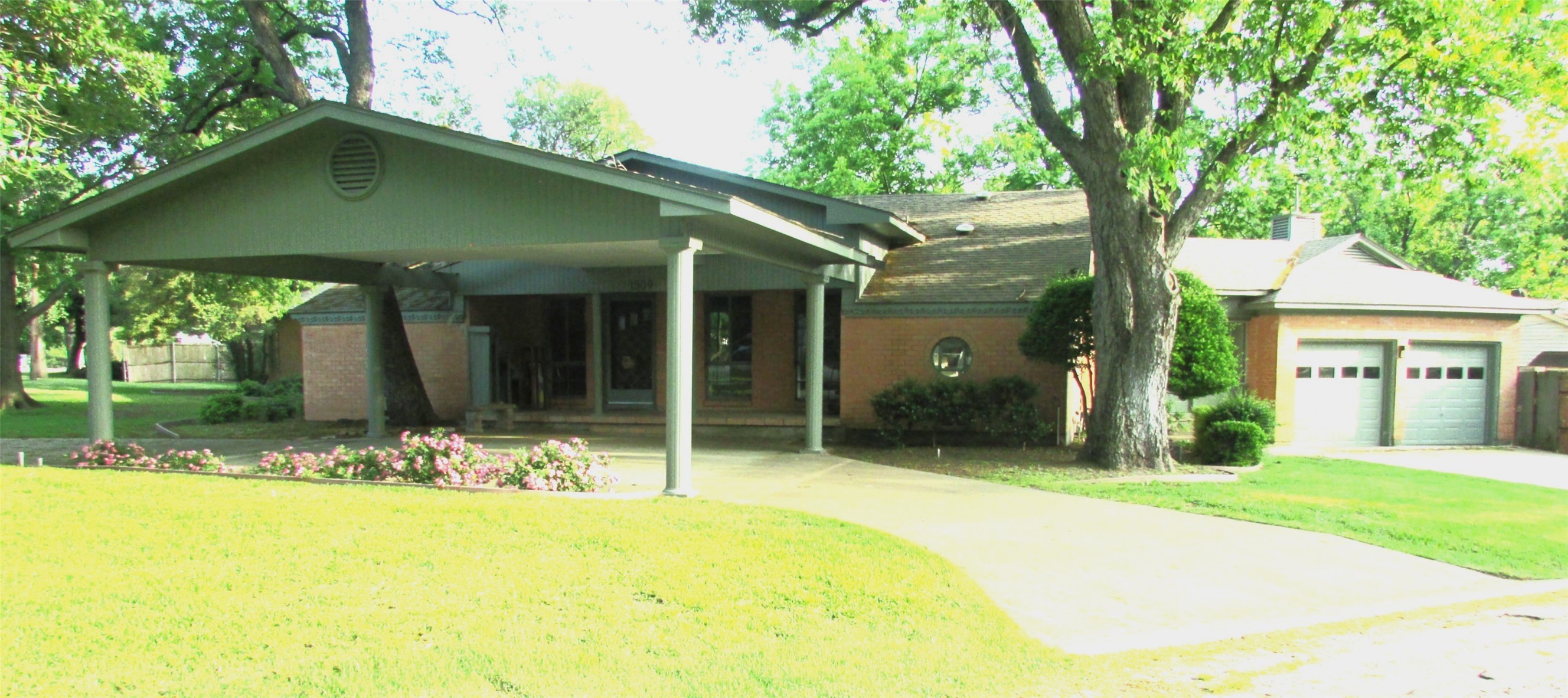 1509 N Gaines Street Ennis TX 75119