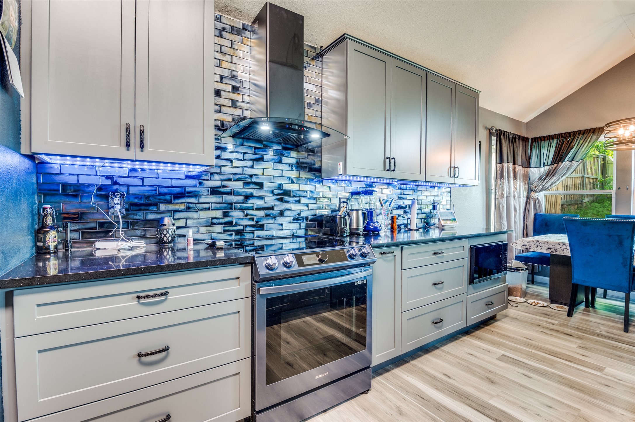 805 E Huitt Lane Euless TX 76040