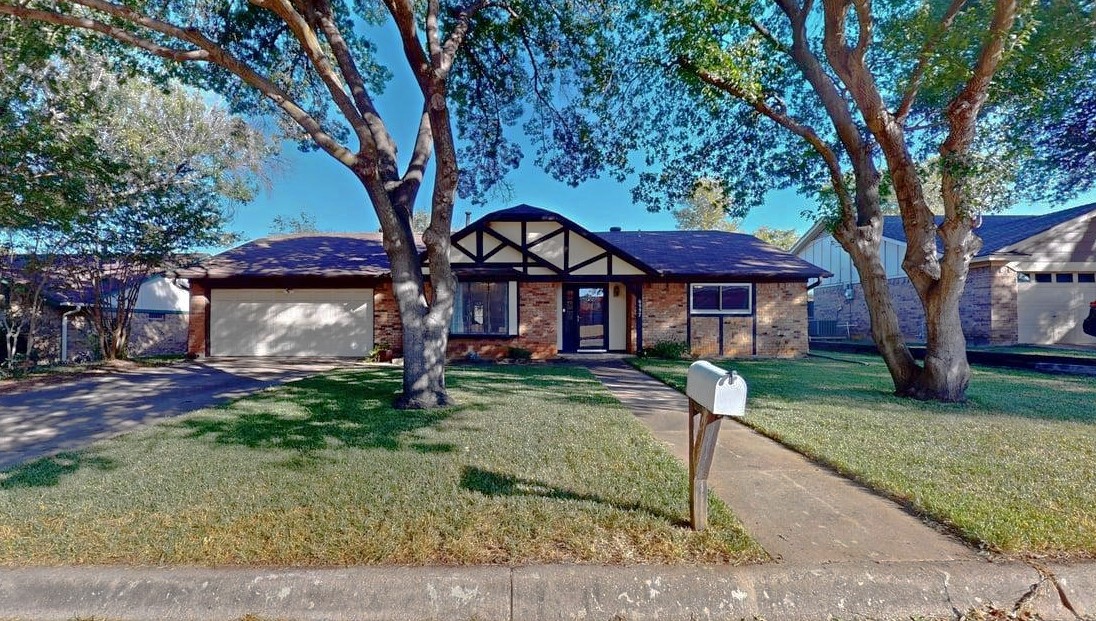6537 Cliffside Drive North Richland Hills TX 76180