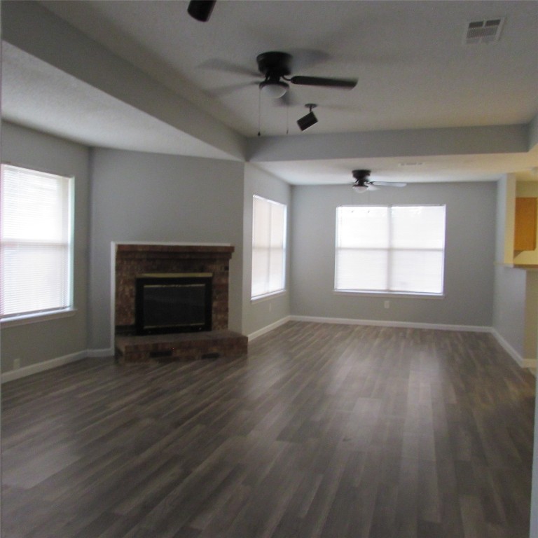 313 Gregory Lane Grand Prairie TX 75052